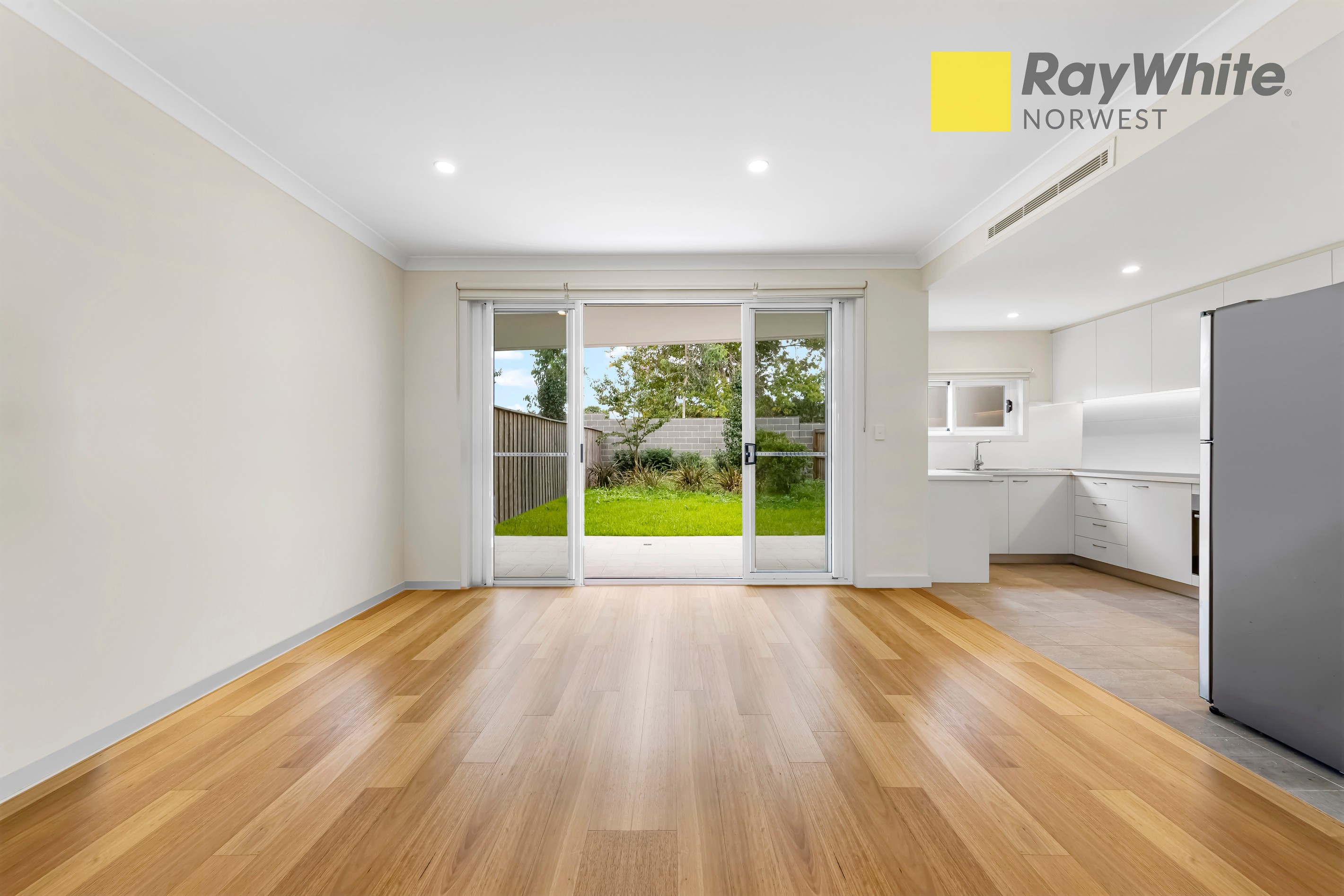 9 Chloe Circuit, NORWEST, NSW 2153