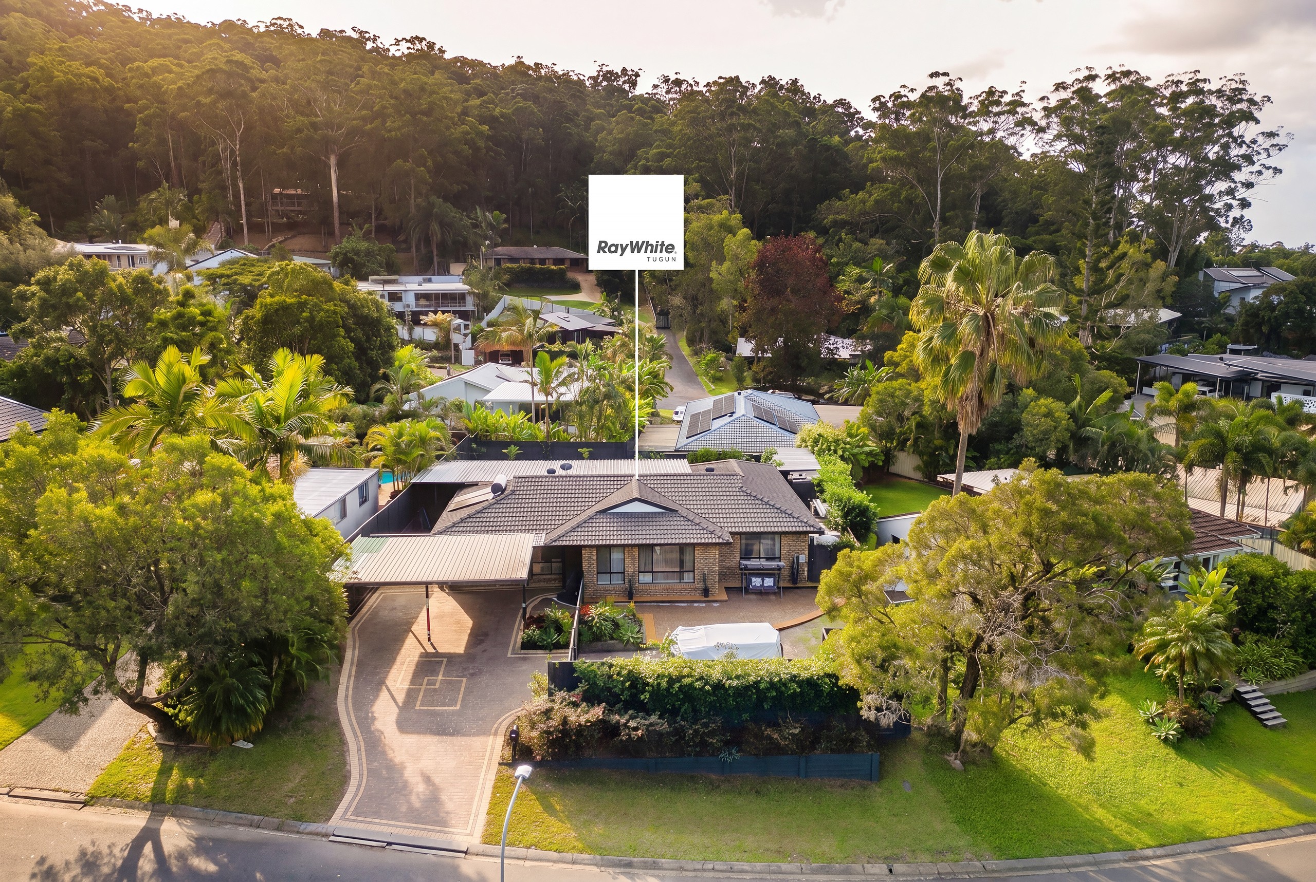 11 Glentrees Grove, Currumbin Waters, QLD 4223