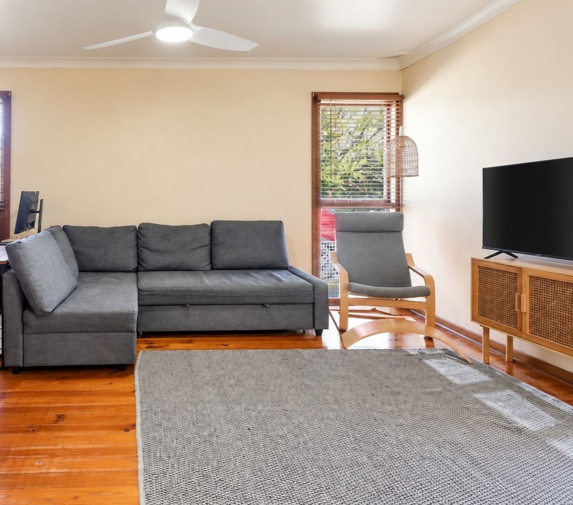18 Maple Road — photo 3 of 14