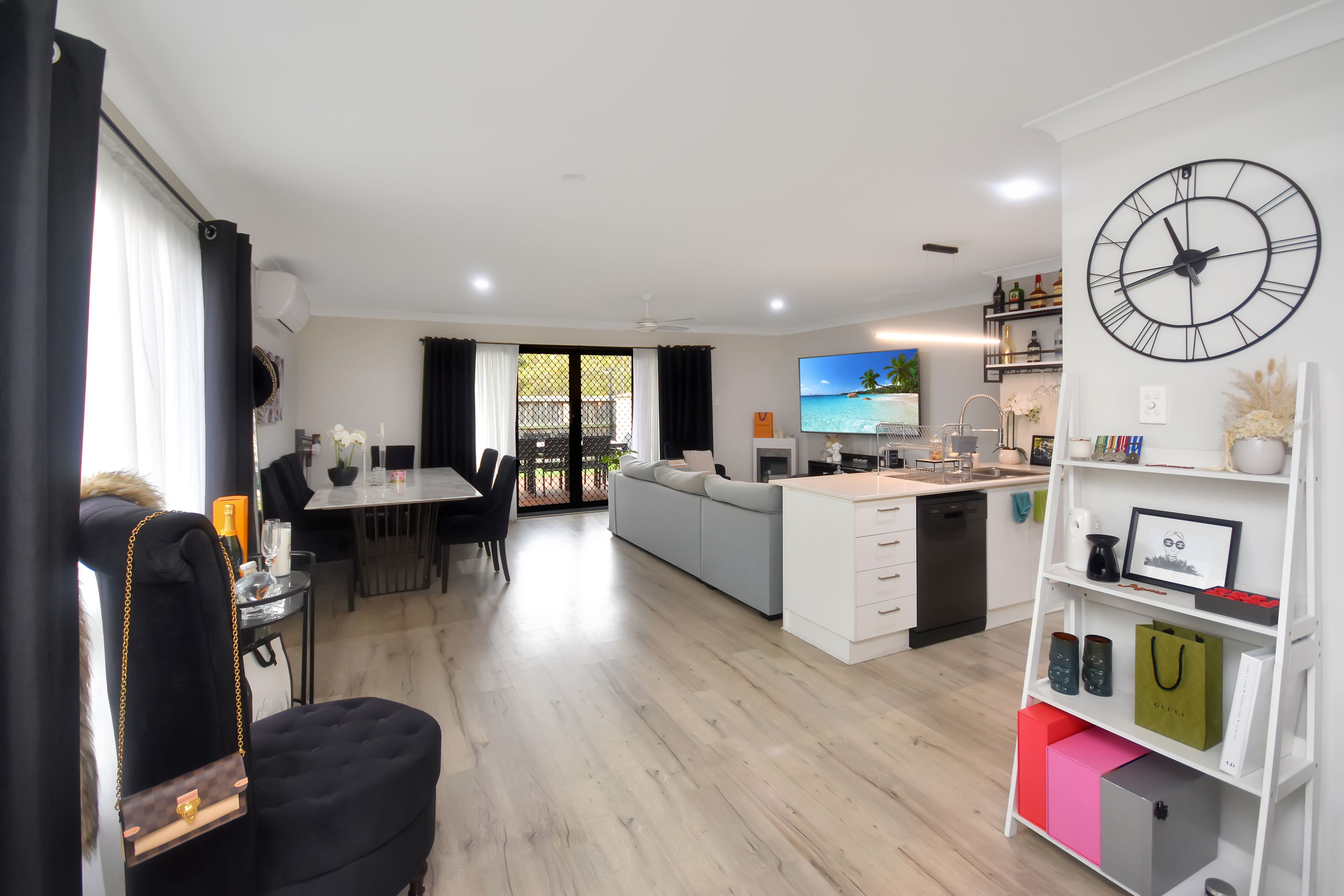 21 Sanctuary Crescent — photo 3 of 18