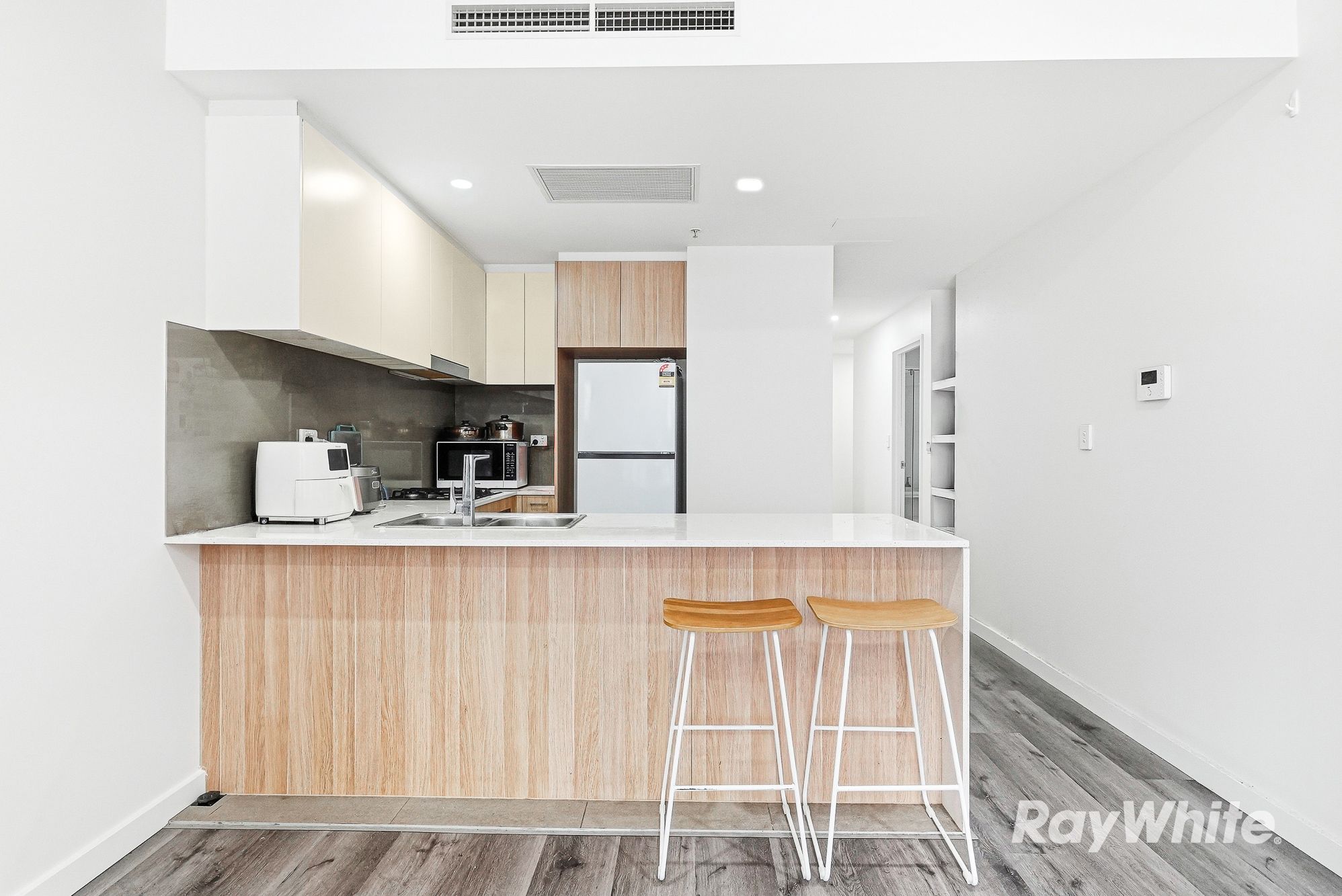 402/11 Hassall Street — photo 6 of 23