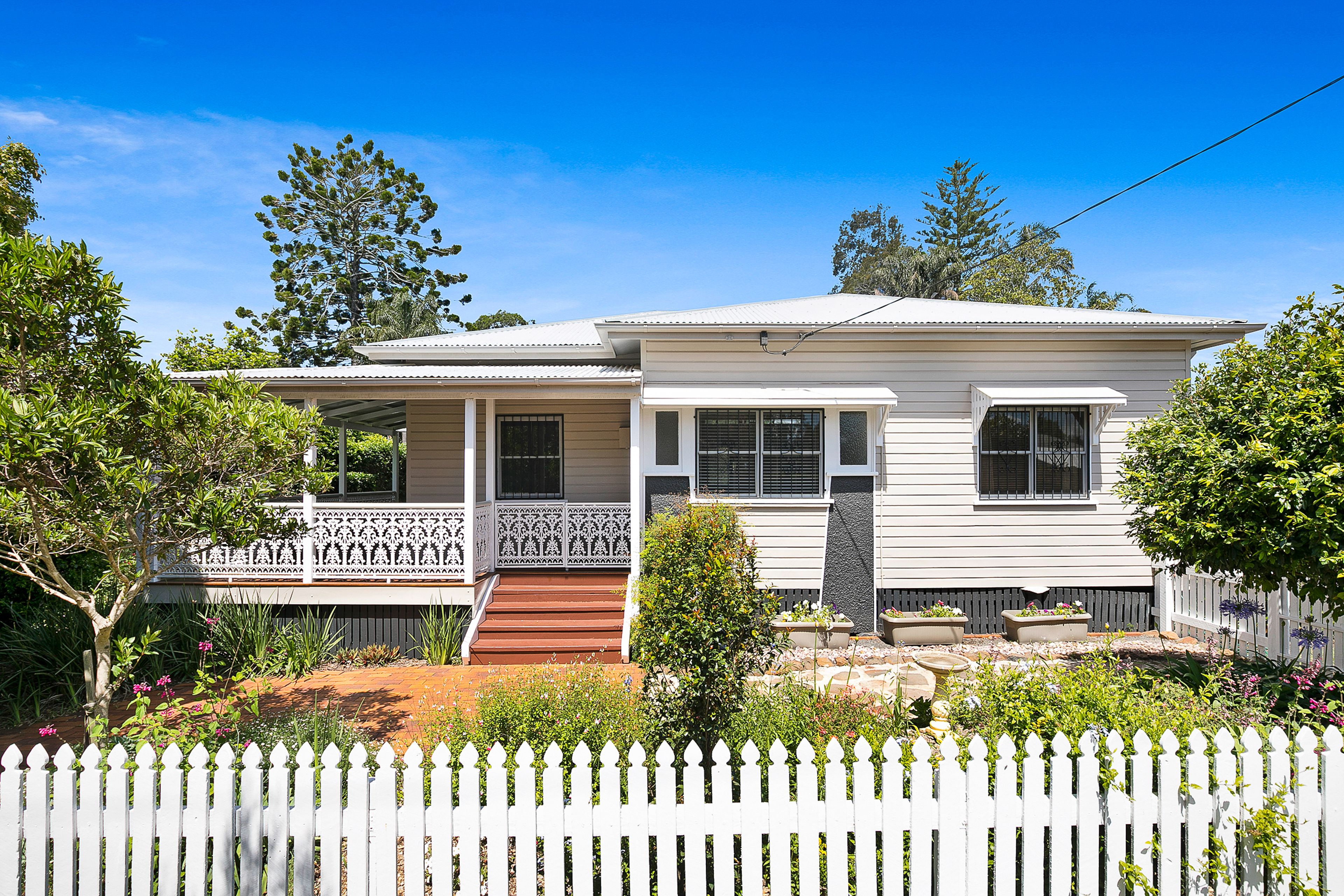 88 Mackenzie Street, Mount Lofty QLD 4350