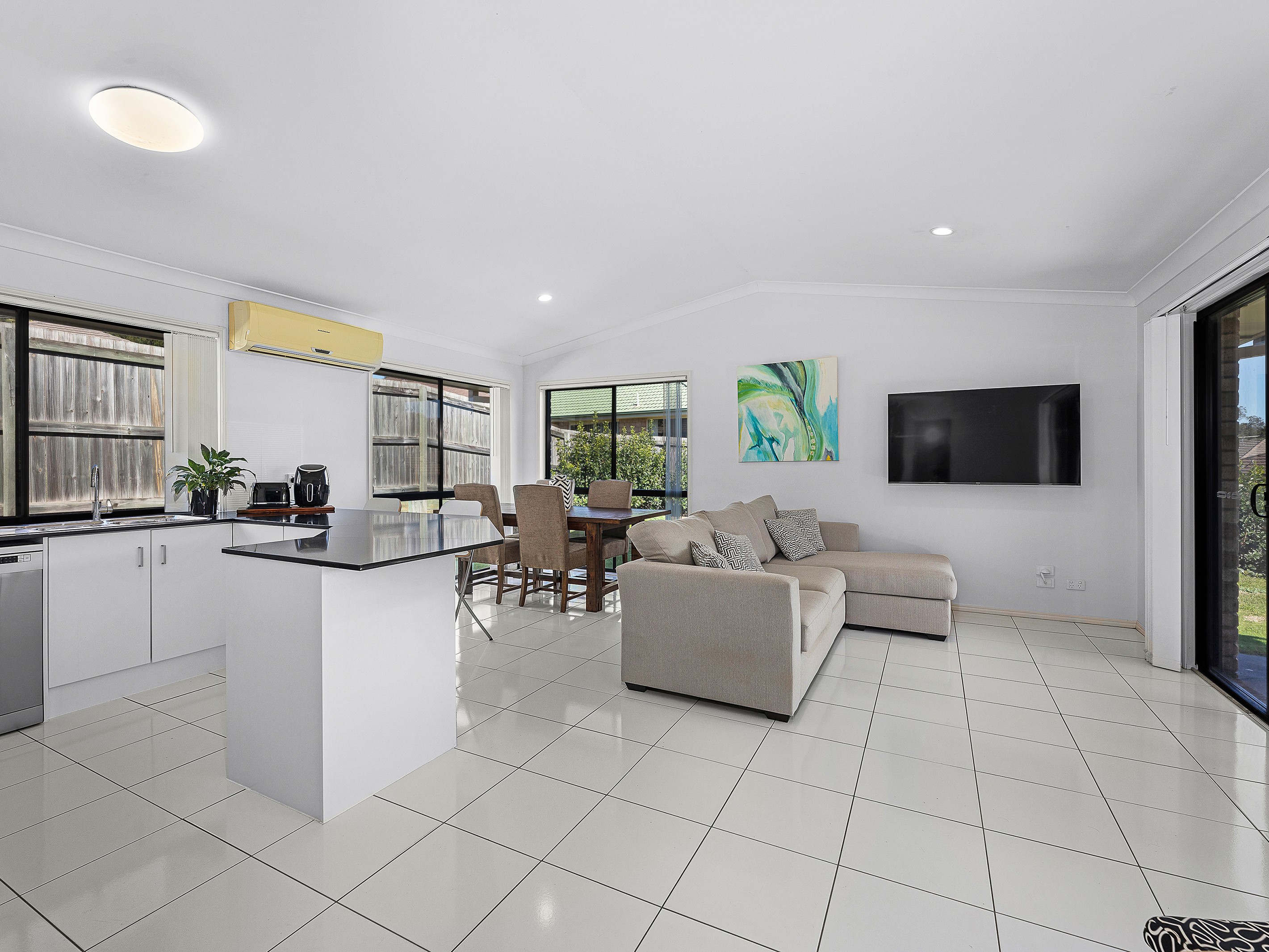 6 Neumann Place, Leichhardt, QLD 4305