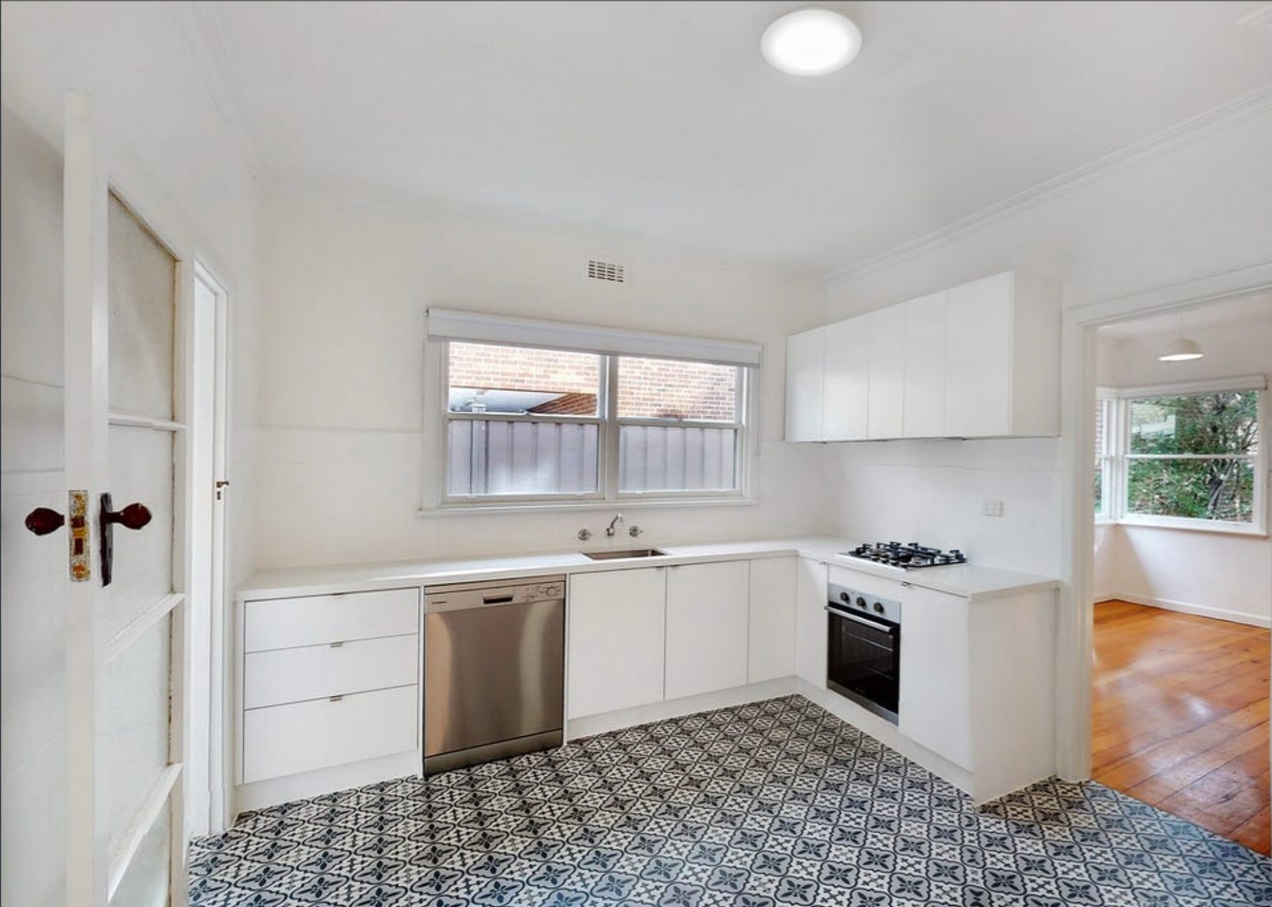 28 Loch Crescent, Strathmore, VIC 3041