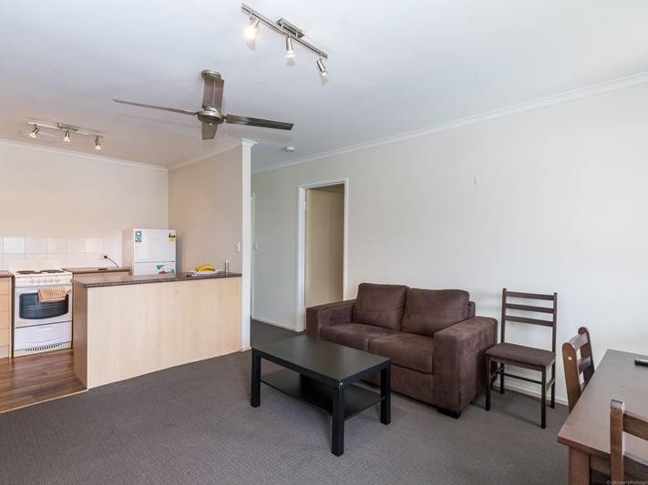 2/3 Central Street, Labrador, QLD 4215