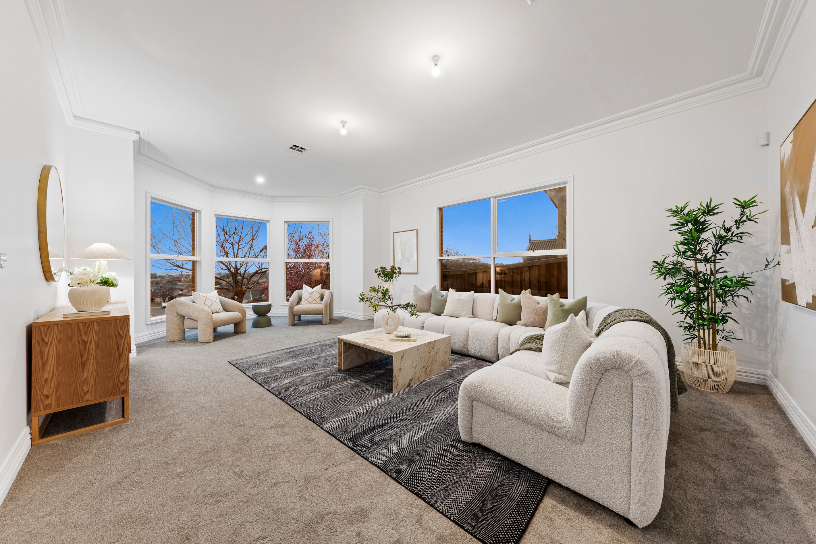 24 Pioneers Crescent, Pakenham, VIC 3810