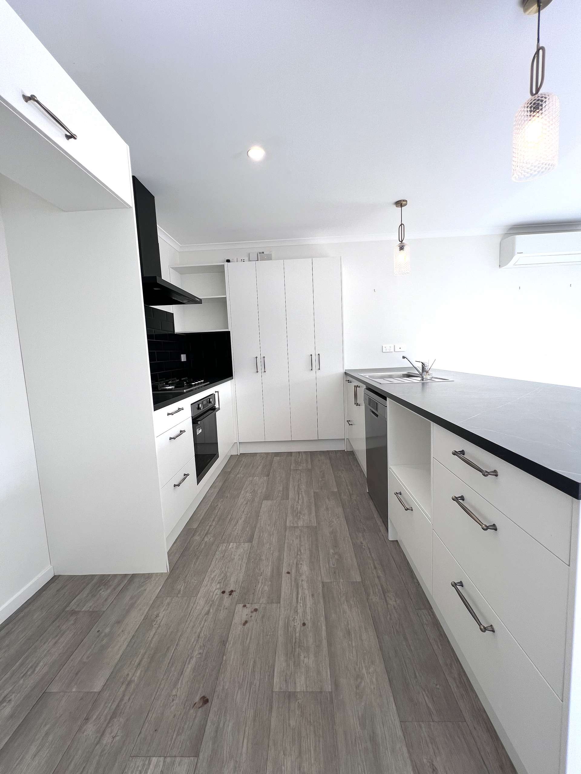 11B Humber Crescent photo 5