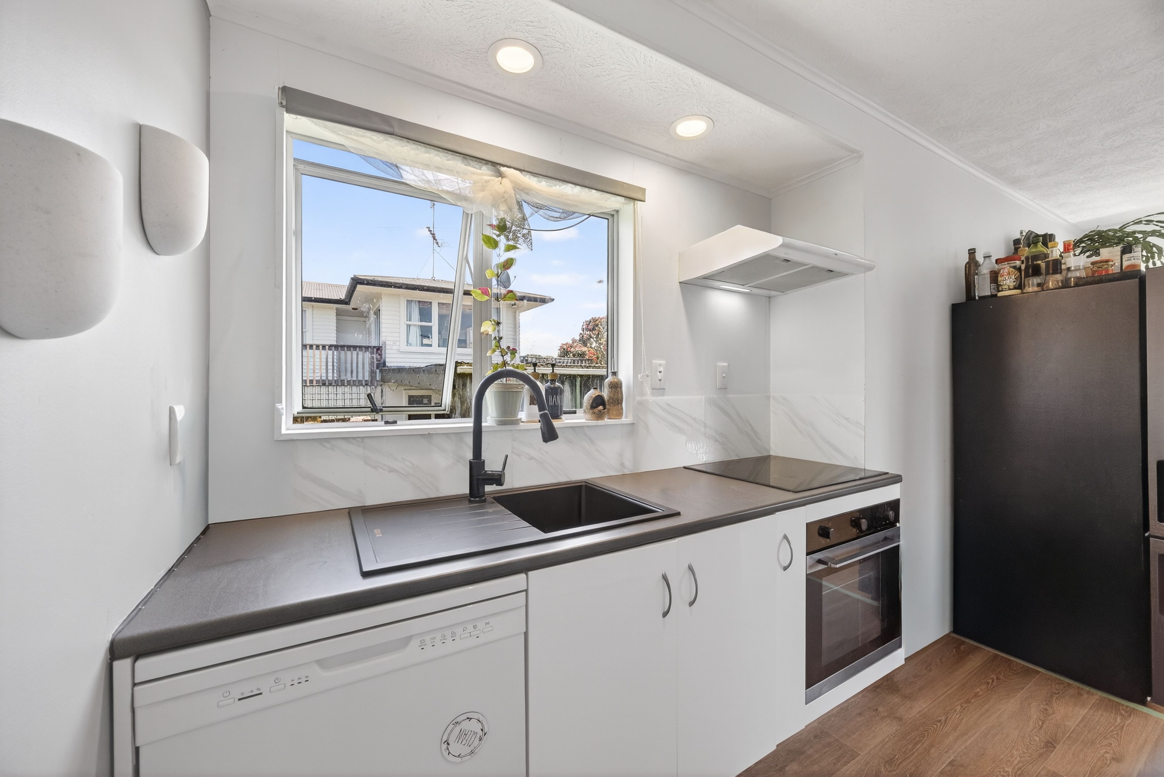 2/32A Helena Street, Massey, Waitakere City