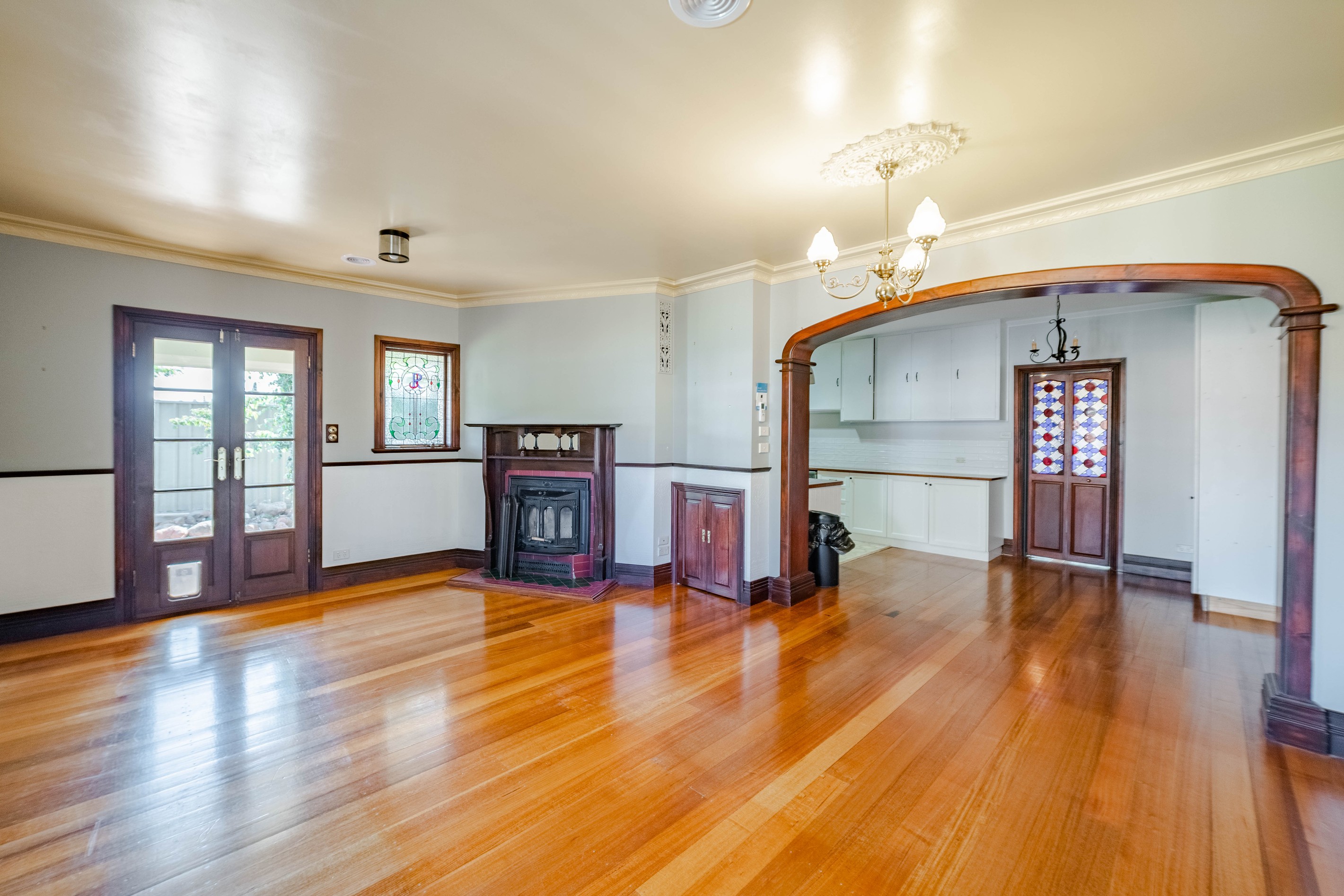6 Nish Street, Flora Hill, VIC 3550