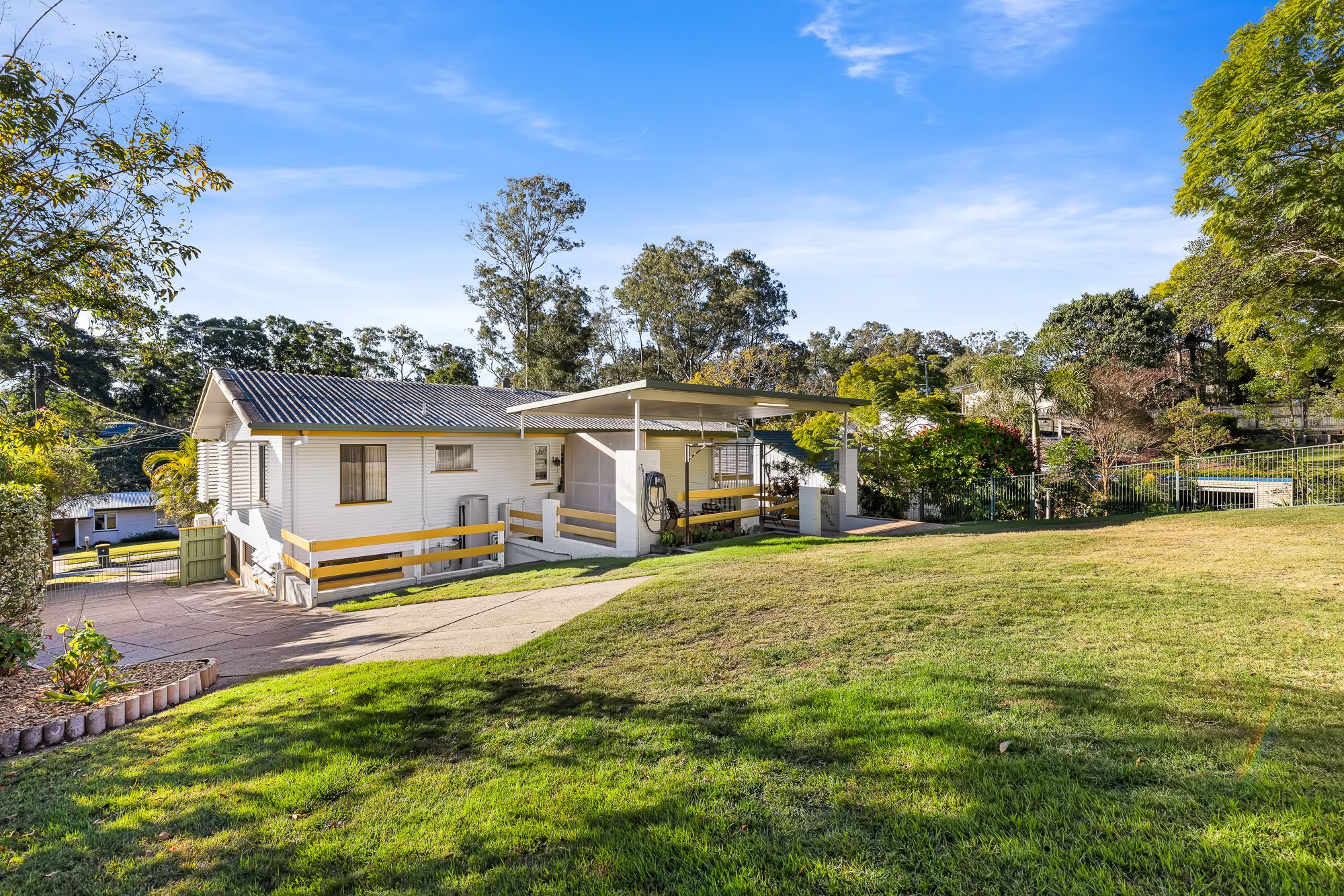 30 Fawkner Street, Chapel Hill, QLD 4069