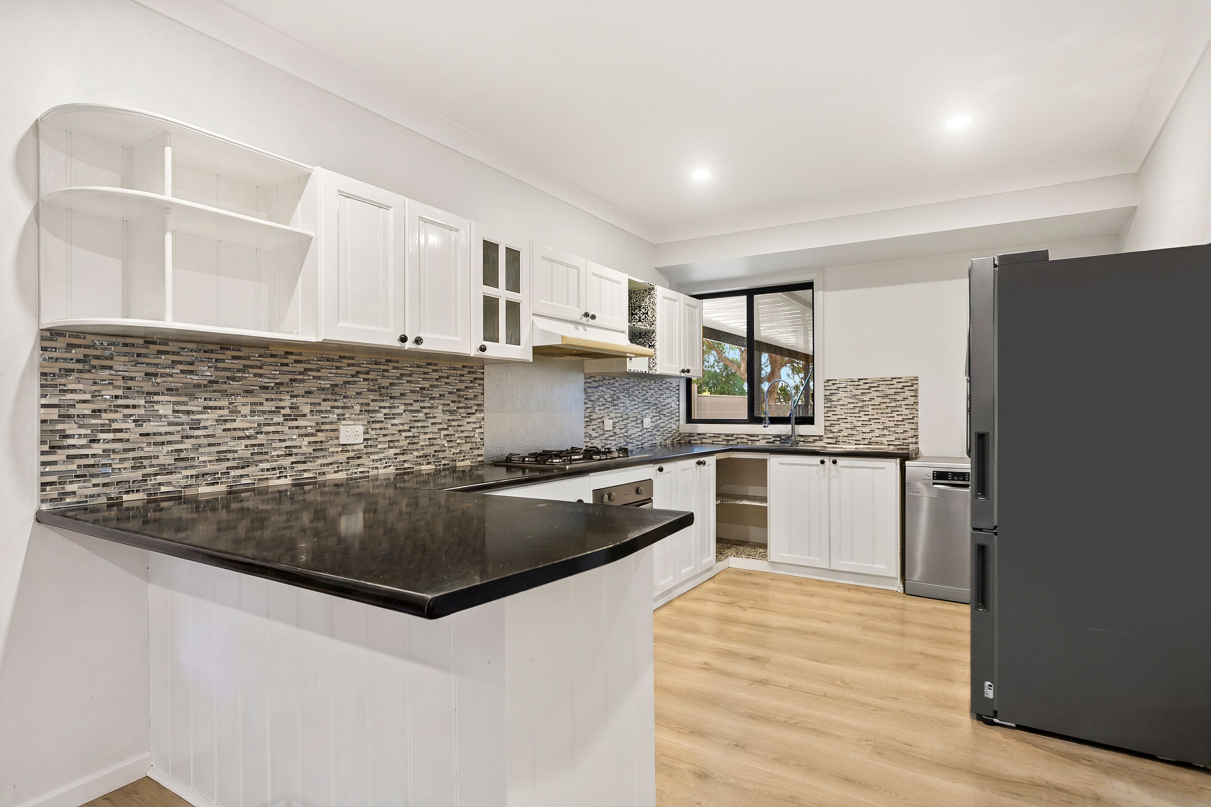 23 Scarborough Circuit — photo 4 of 9