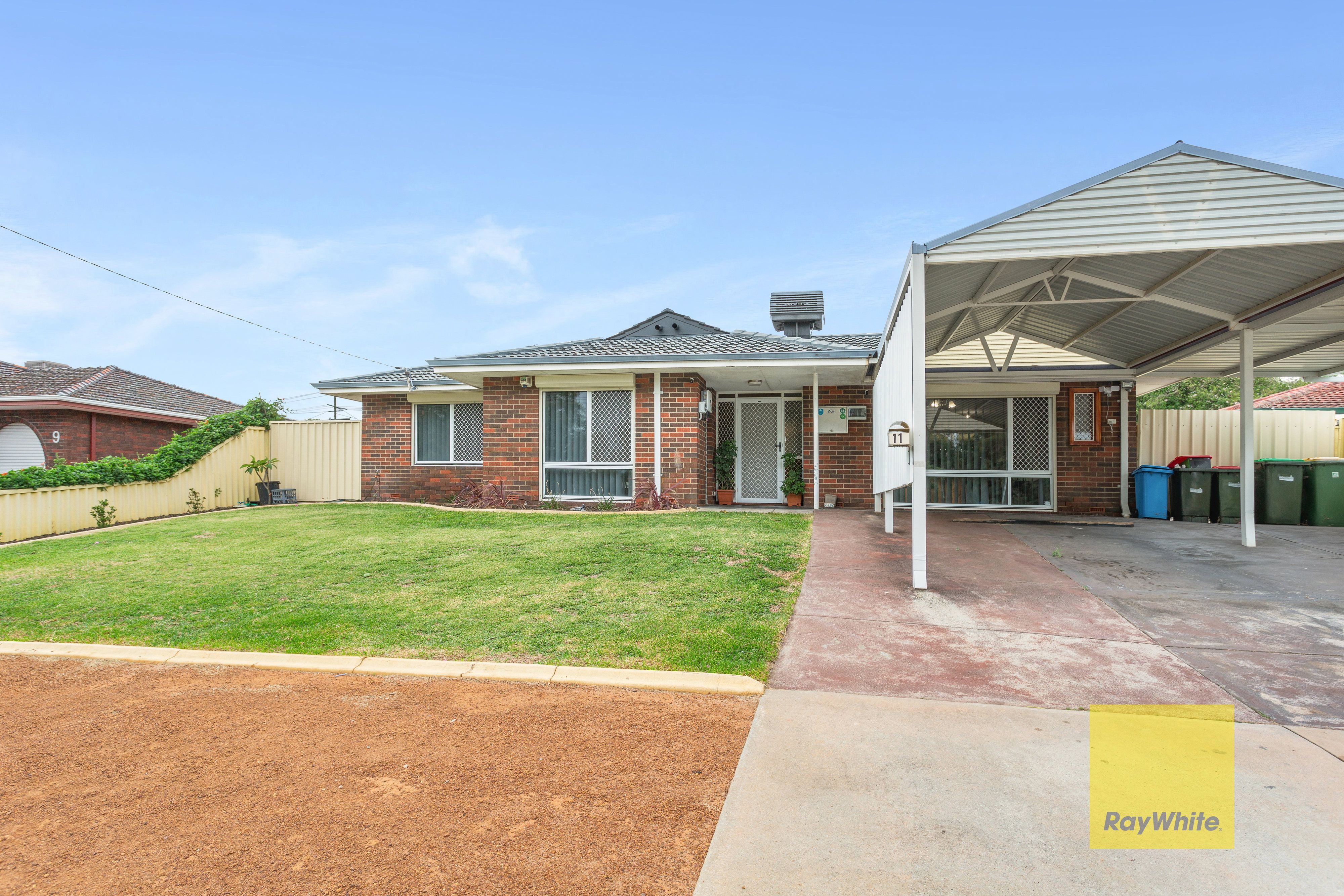 11 Ellesmere Road, Swan View WA 6056