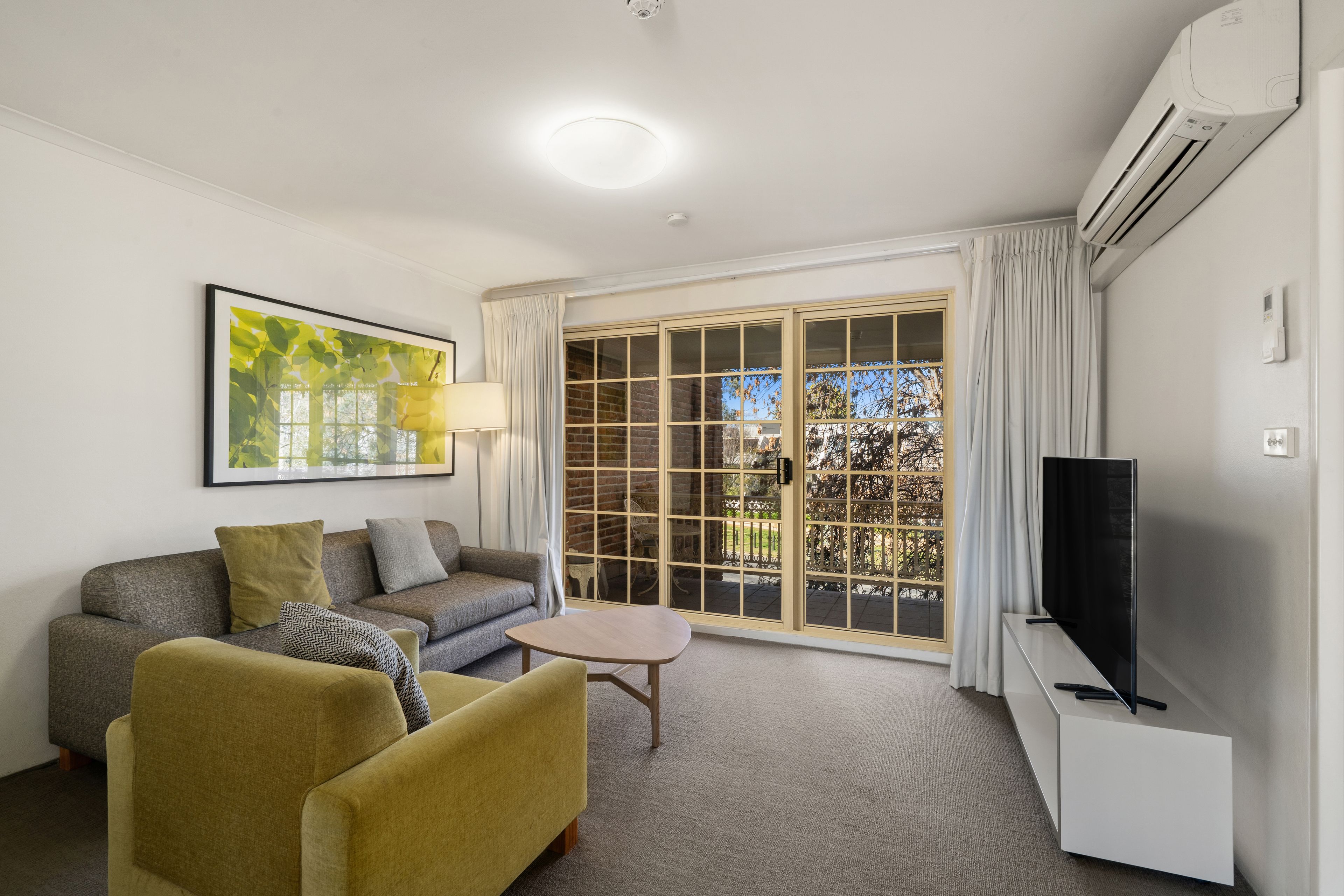 155/11 Giles Street — photo 3 of 19