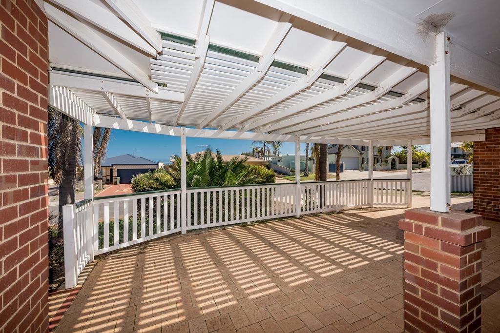 33 Seaview Boulevard, Wandina, WA 6530