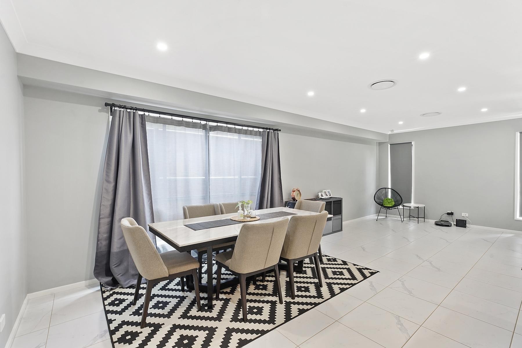 1 James Riley Drive, Glenmore Park, NSW 2745