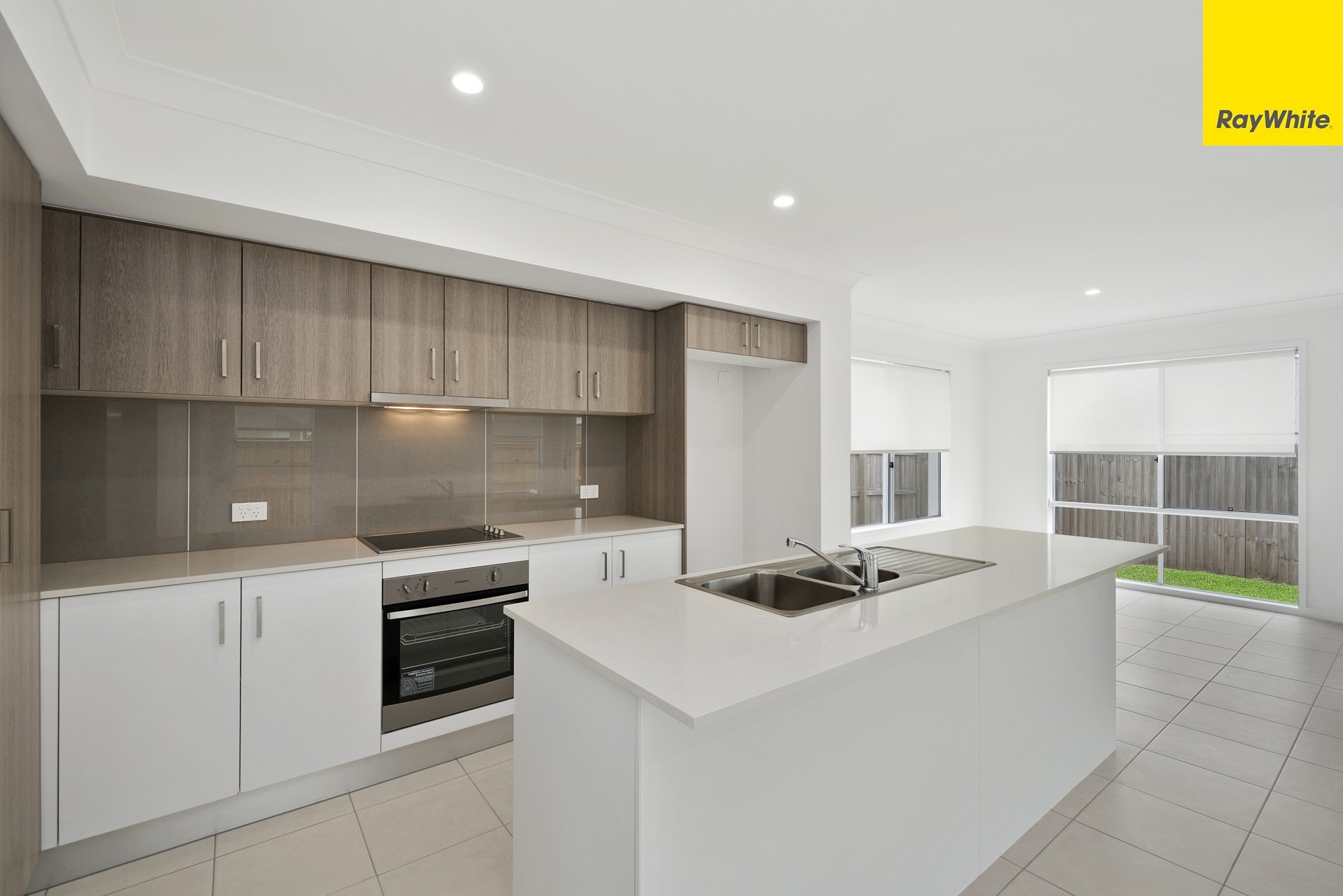 2 Cooloola Crescent, North Lakes, QLD 4509