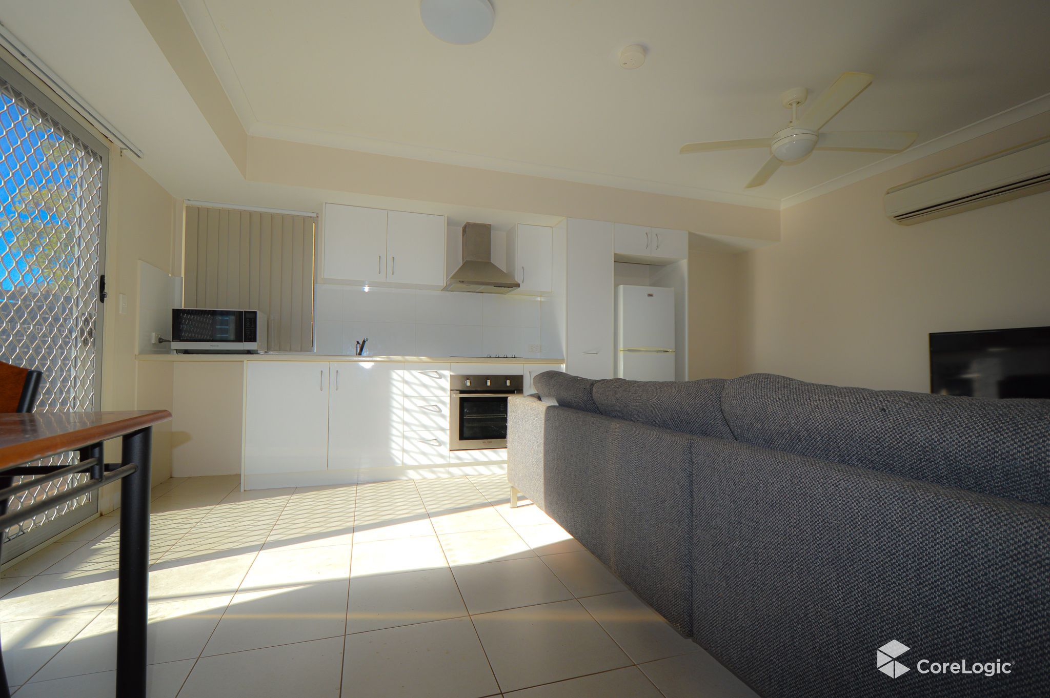 1/24 Paton Road — photo 3 of 11