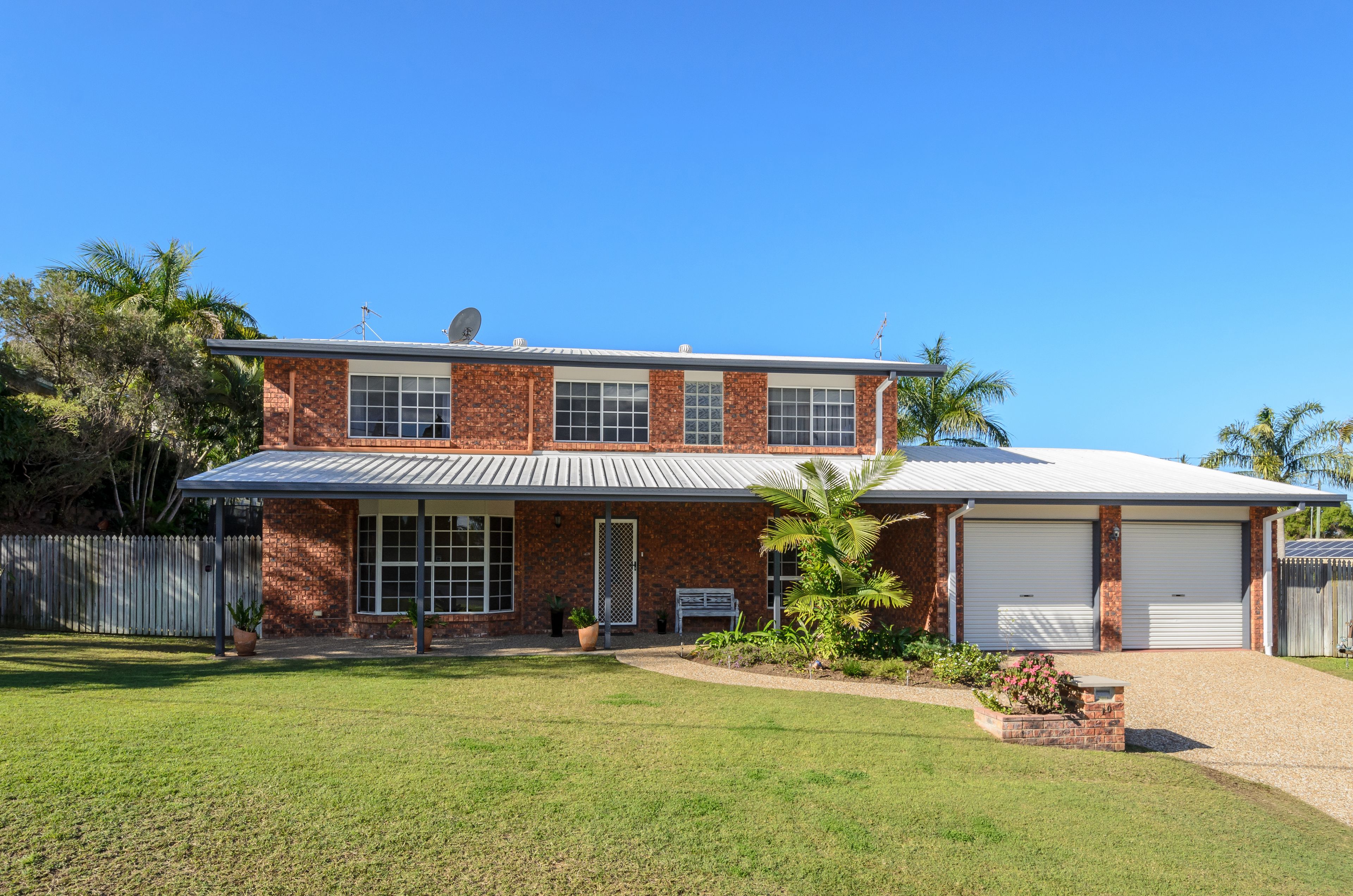 10 Ben Lexcen Court, Clinton, QLD 4680
