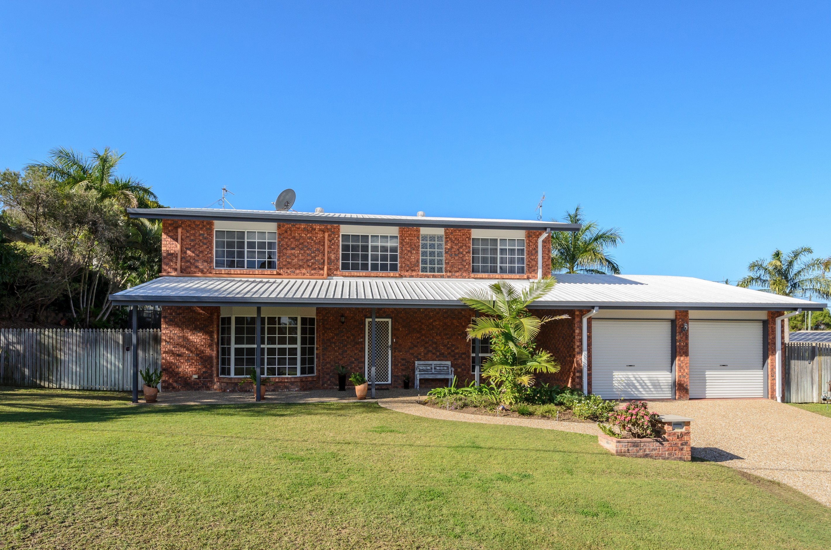 10 Ben Lexcen Court, Clinton, QLD 4680