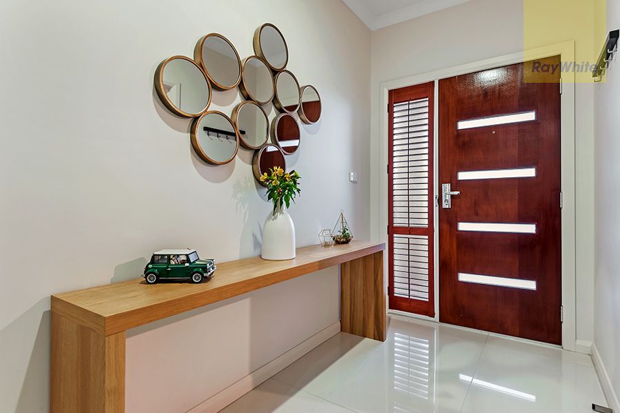 37 Viewside Crescent, Craigieburn, VIC 3064