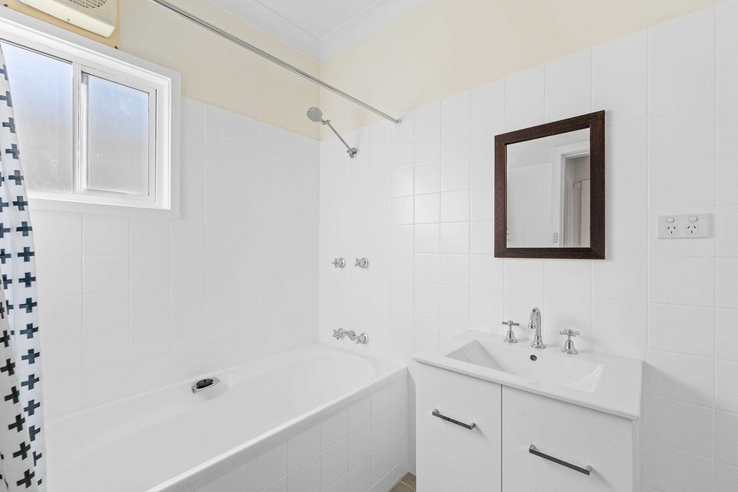 114 Verner Street — photo 5 of 11