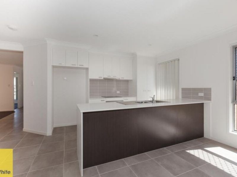 33 Mount Edwards Street, Park Ridge, QLD 4125