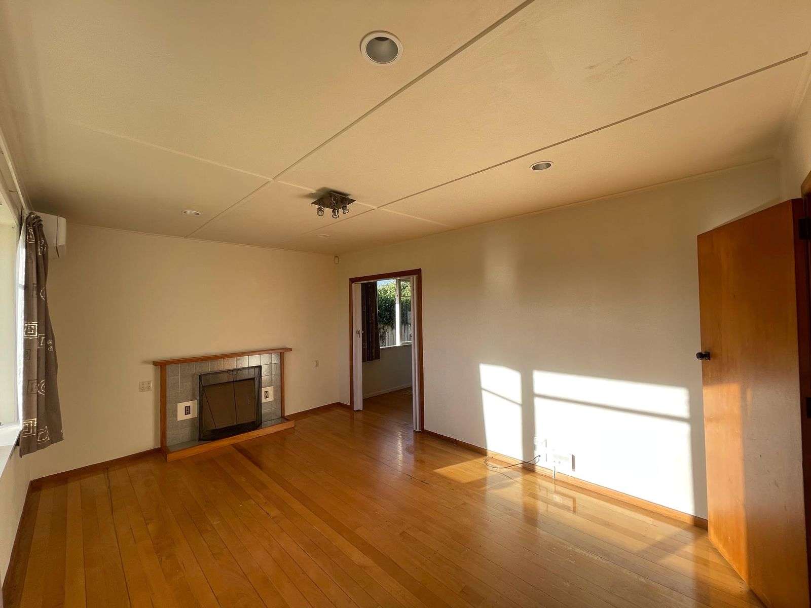 10 Defoe Avenue photo 4