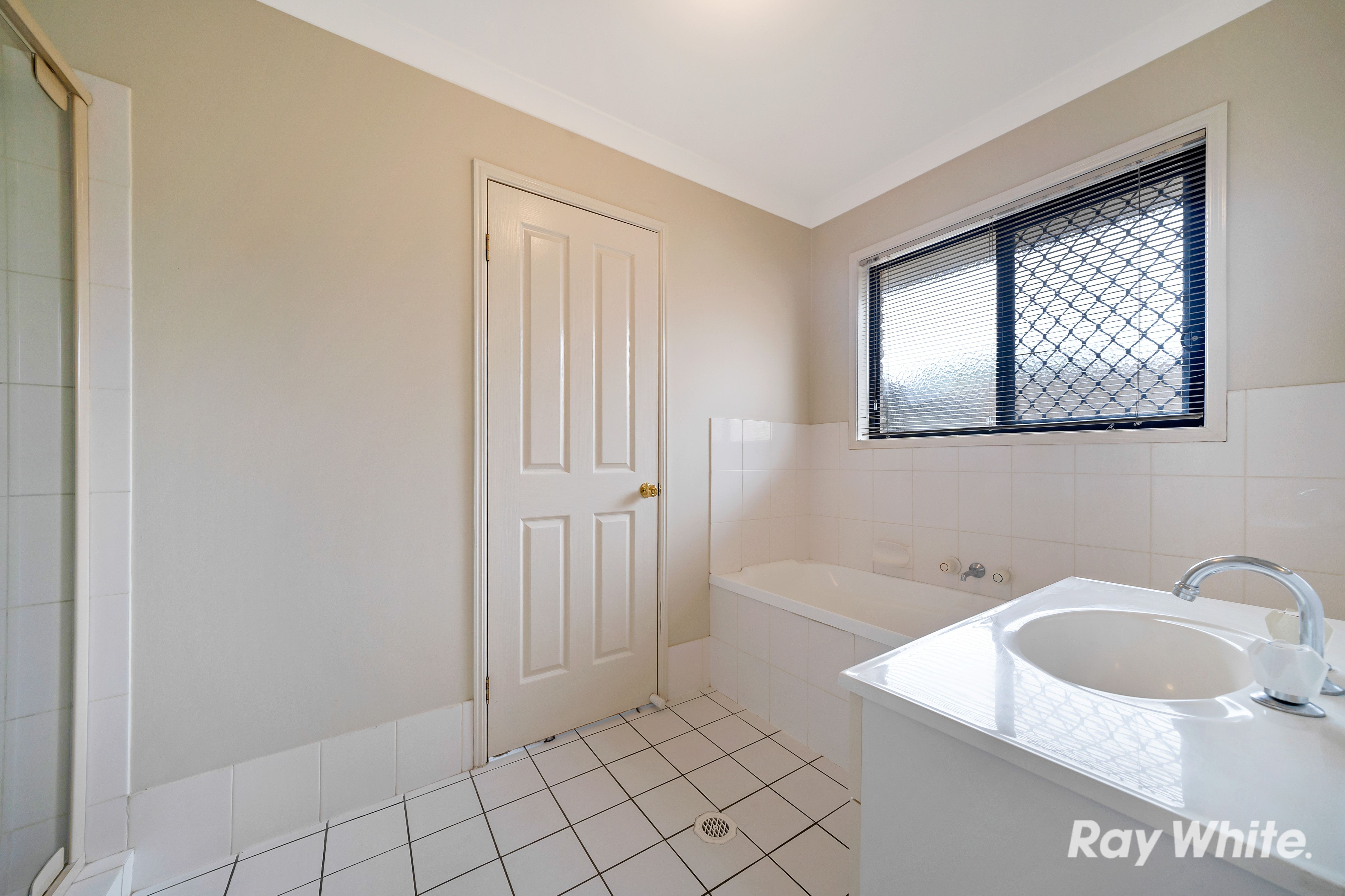 29 Robert South Drive, Crestmead, QLD 4132