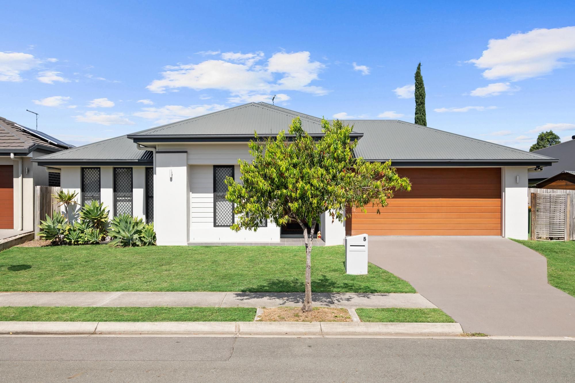 5 Comfort Street, South Ripley, QLD 4306