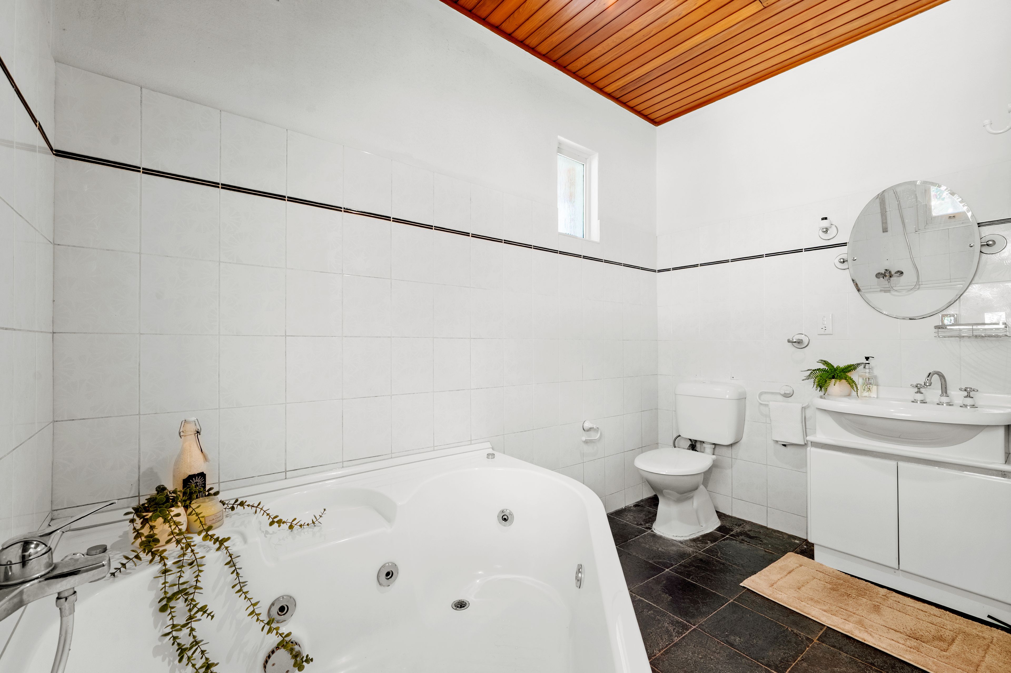 32 Buckingham Road — photo 15 of 18