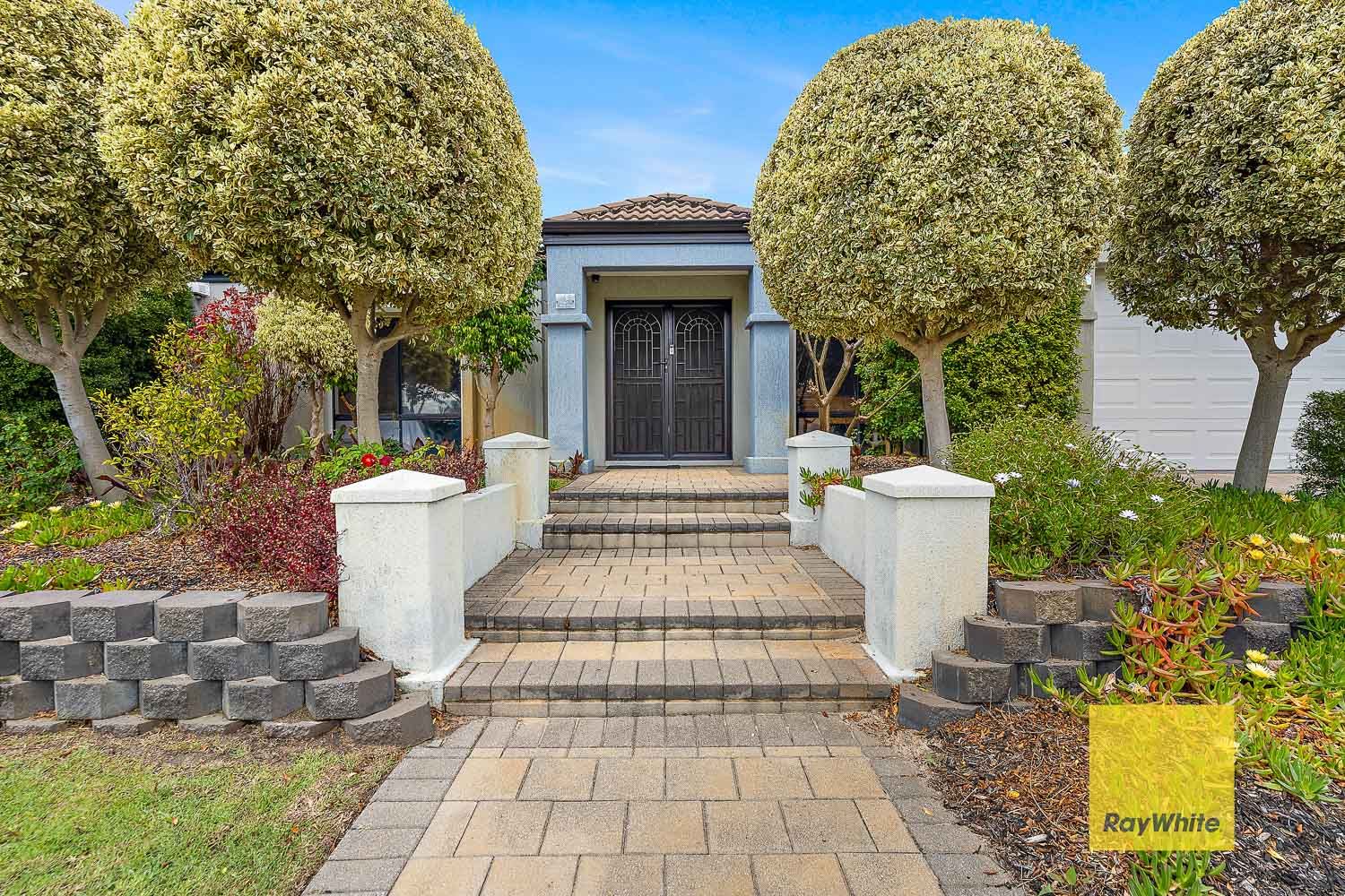 2 Spruce Place , Thornlie WA 6108