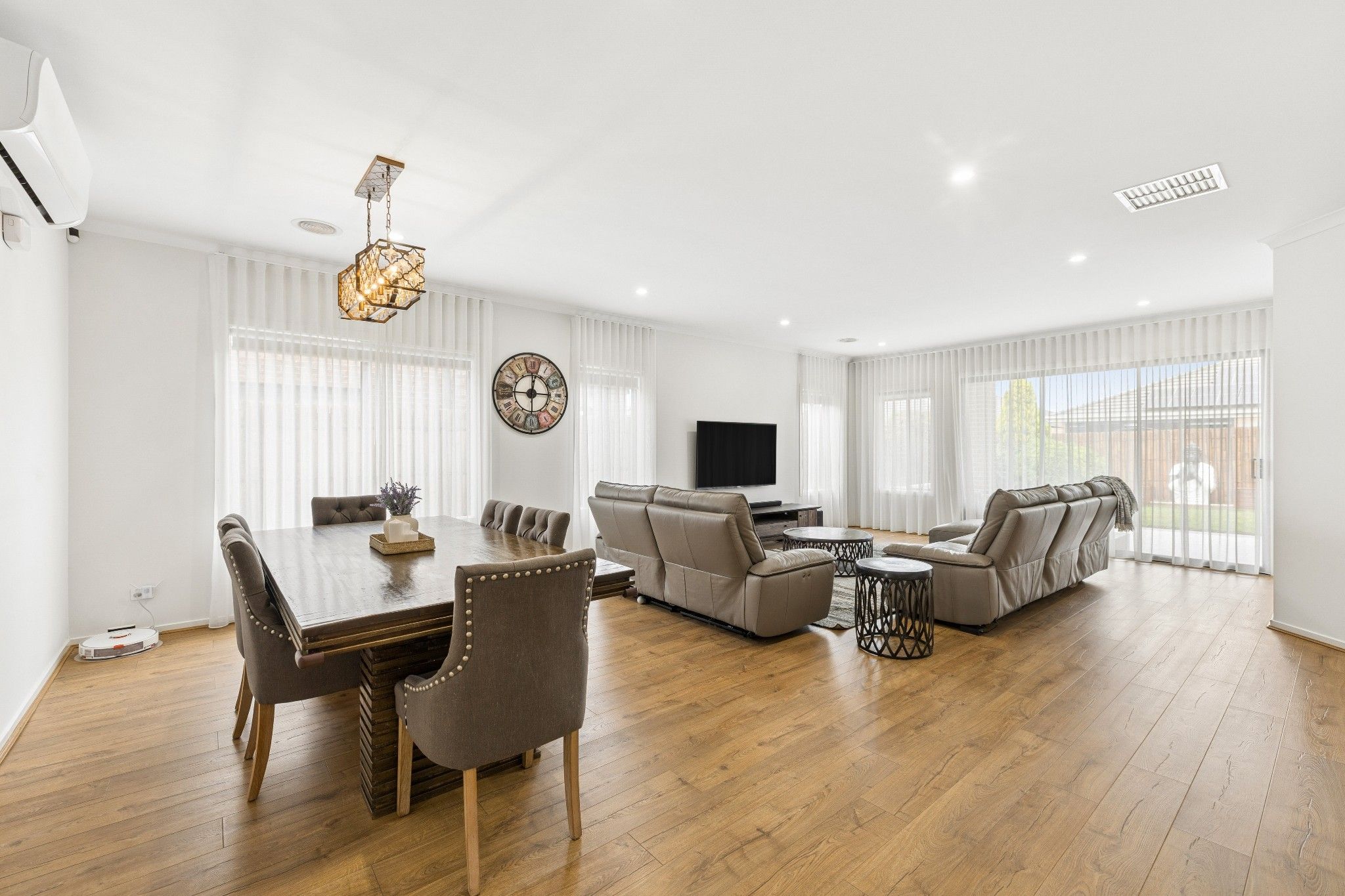 8 Lenigas Crescent — photo 10 of 30