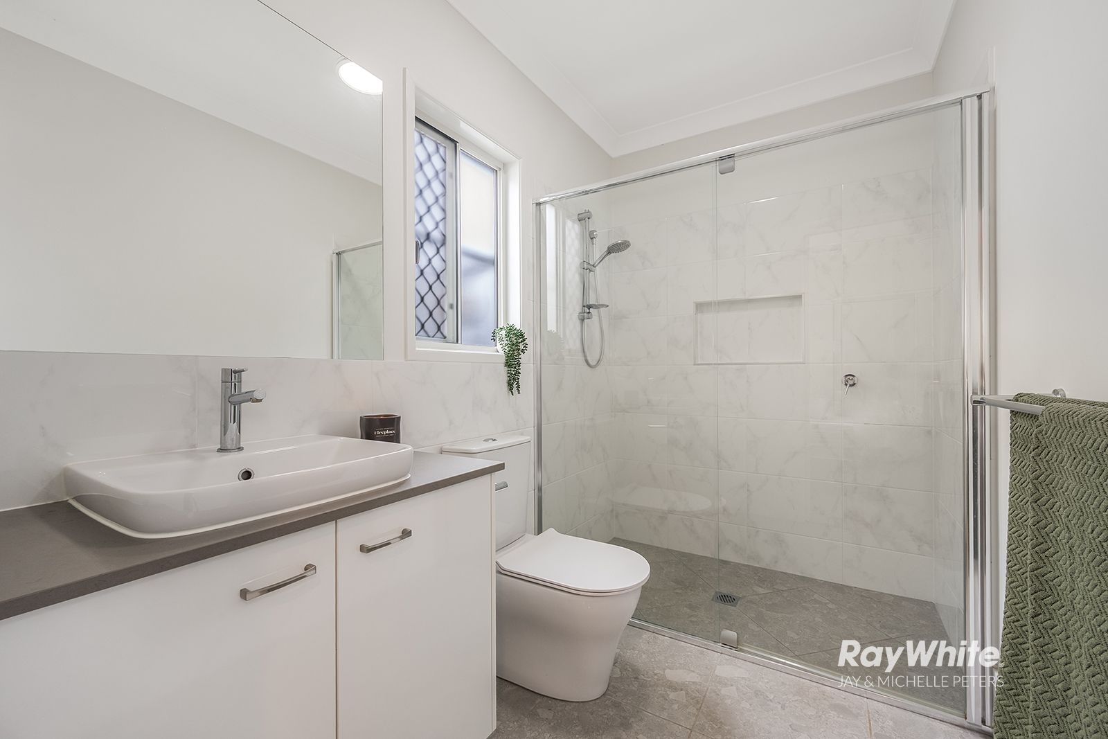 135 Scarborough Road — photo 18 of 30