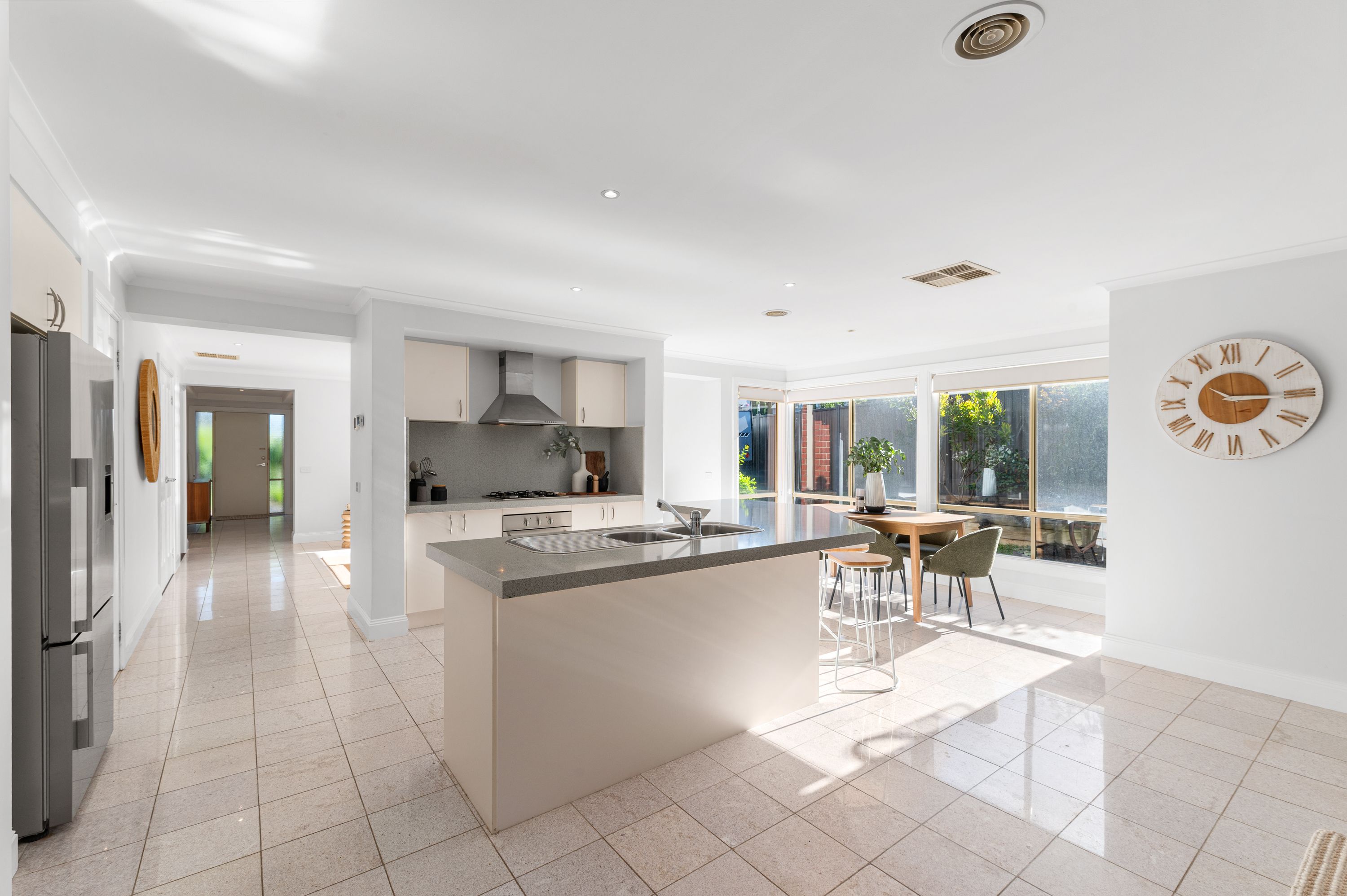 13 Strathoon Crescent, South Morang, VIC 3752