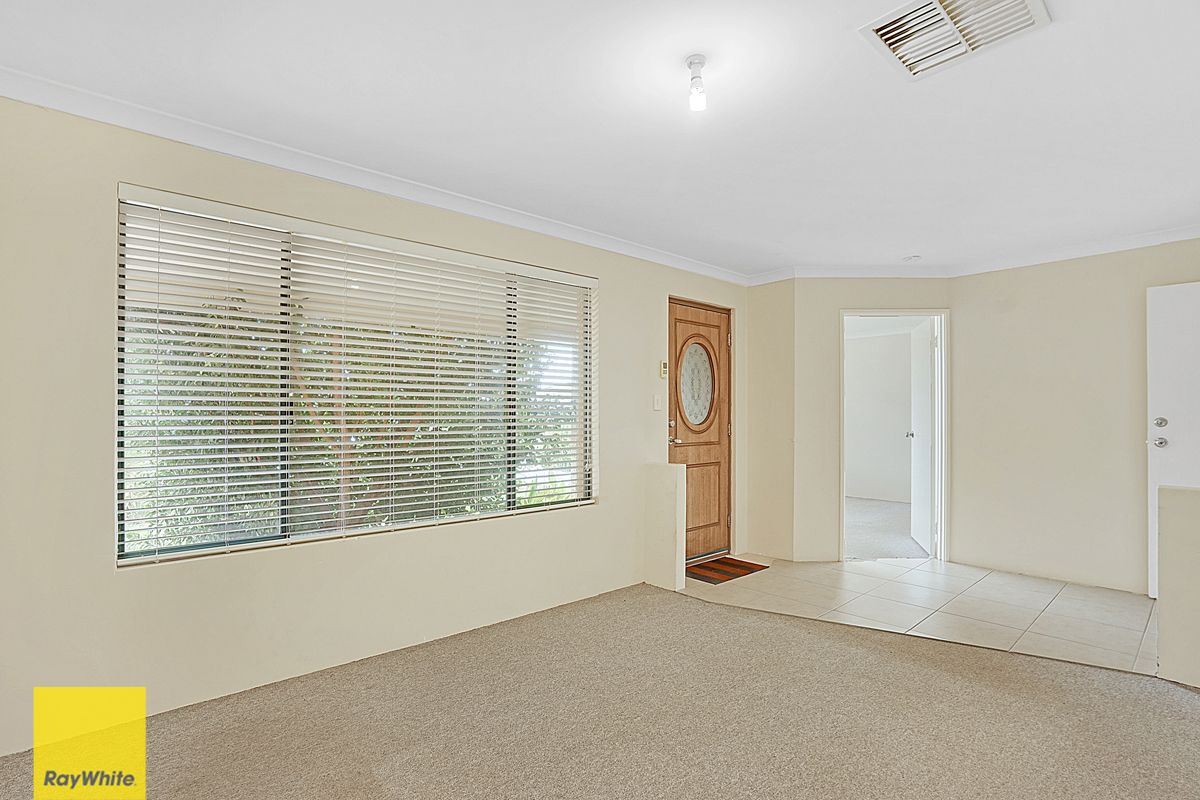 37 Albatross Loop, Bennett Springs, WA 6063