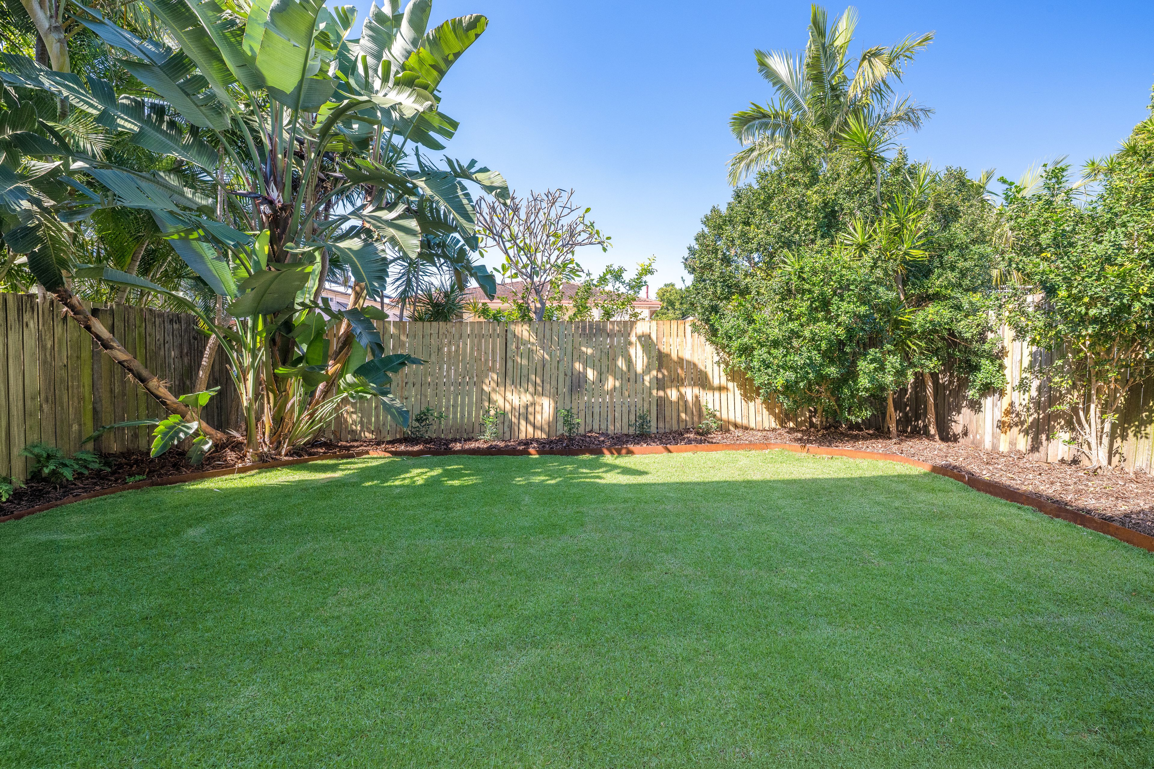 2/33 Brassey Street — photo 8 of 18