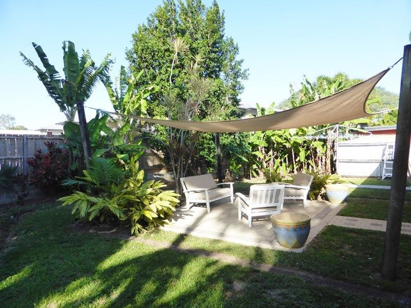 2 Conch Close, Trinity Beach, QLD 4879