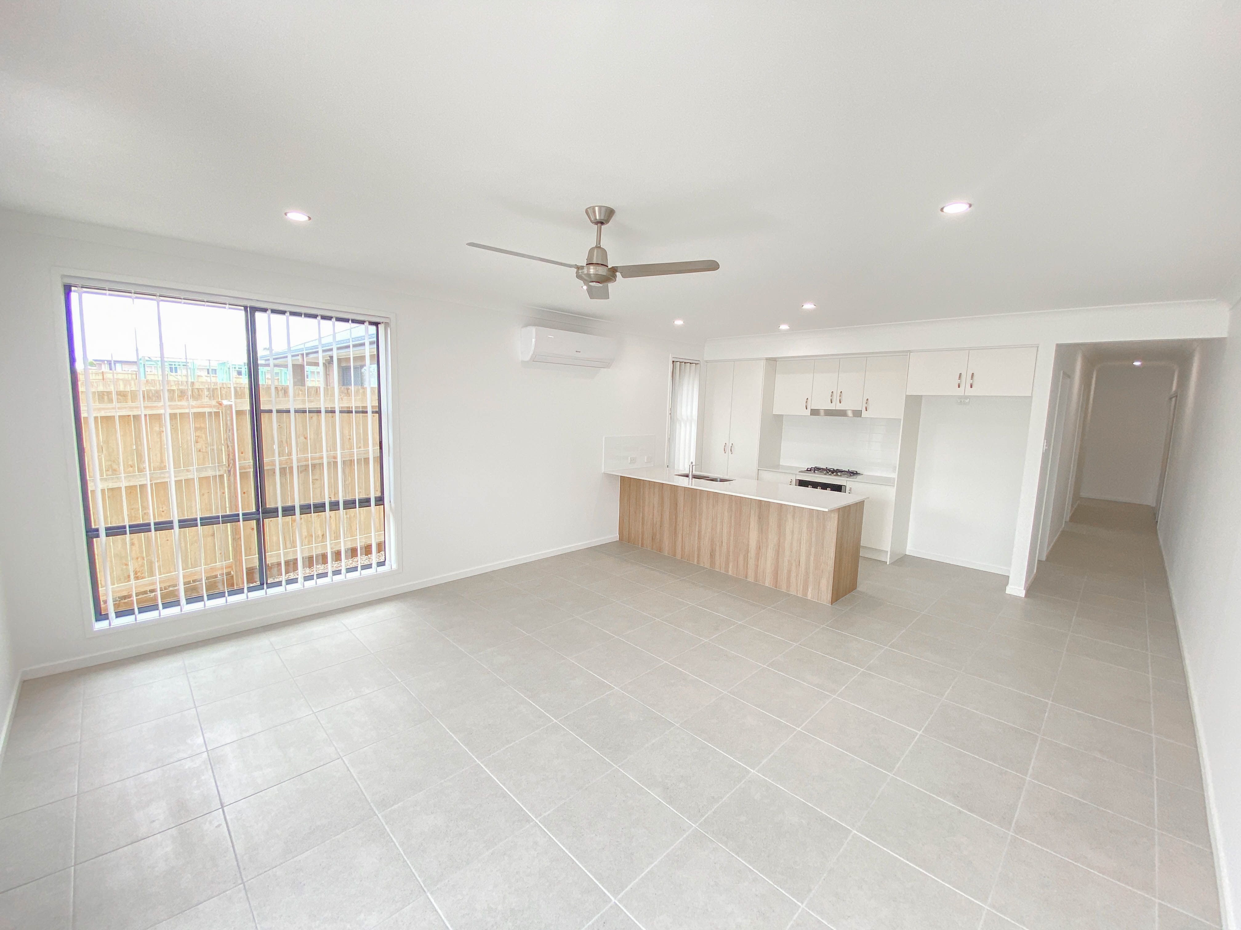 1/90 Mercy Circuit, Park Ridge, QLD 4125