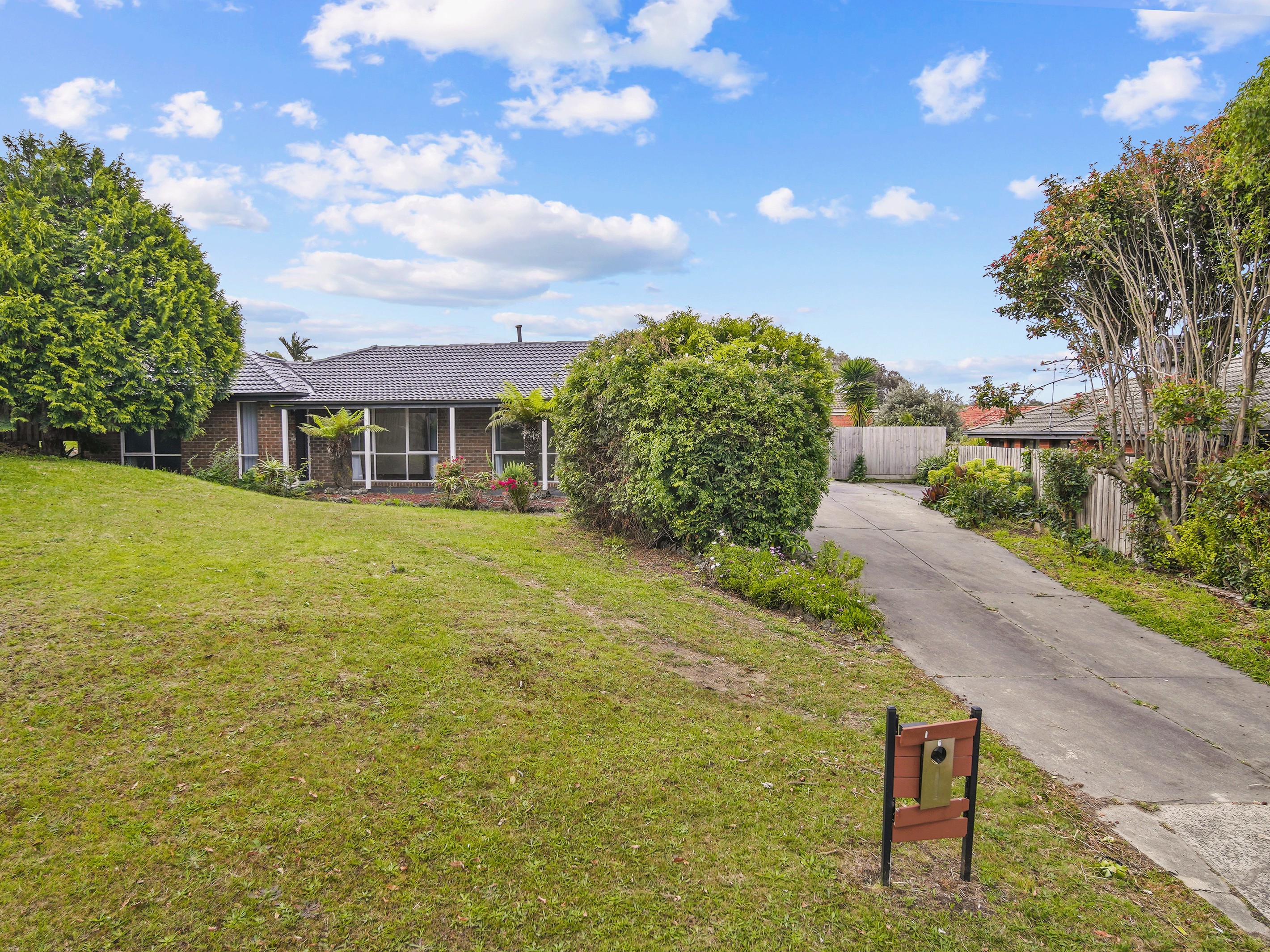 6 Brett Place, Endeavour Hills, VIC 3802