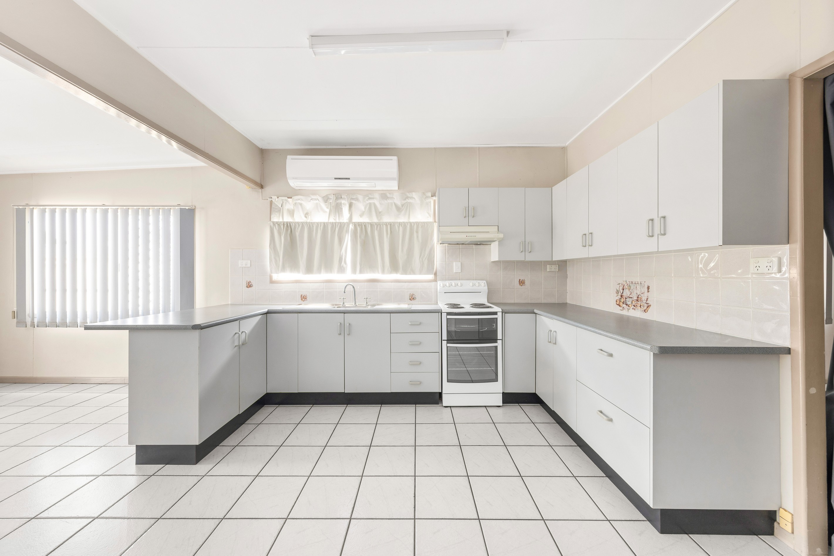 6 Baker Street, Emerald, QLD 4720