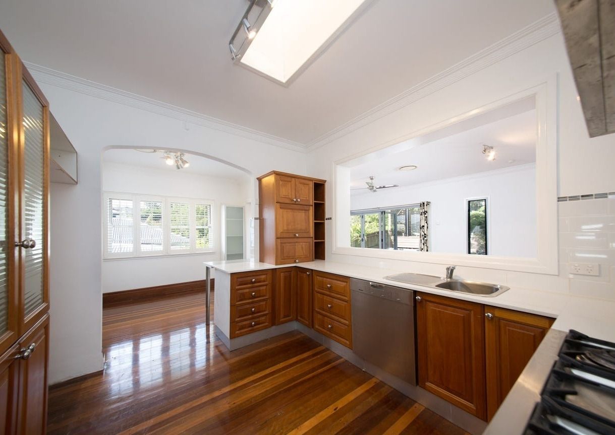 28 Ernest Street — photo 3 of 12