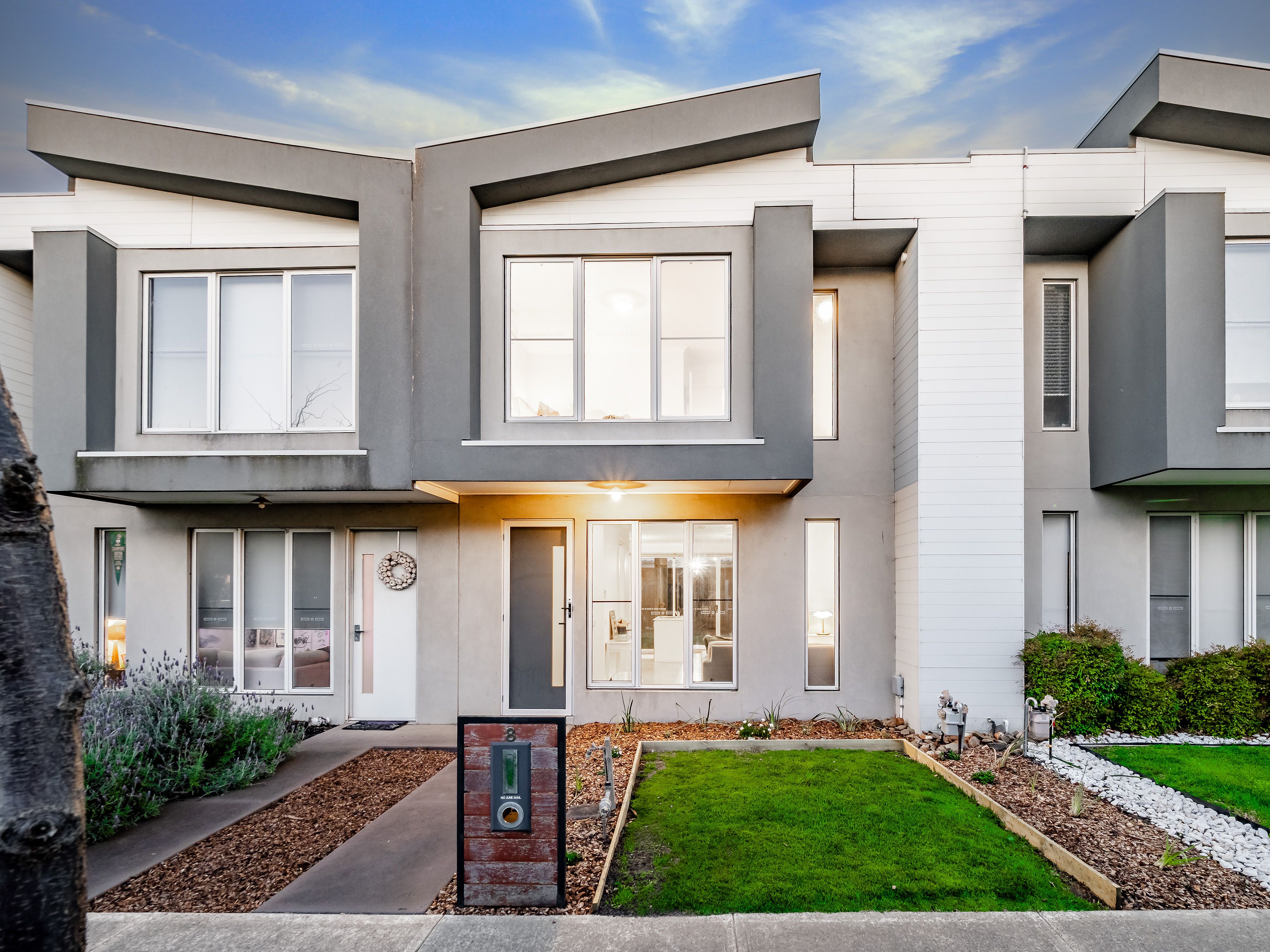 8 Pebblebeach Path — photo from Ray White Cranbourne