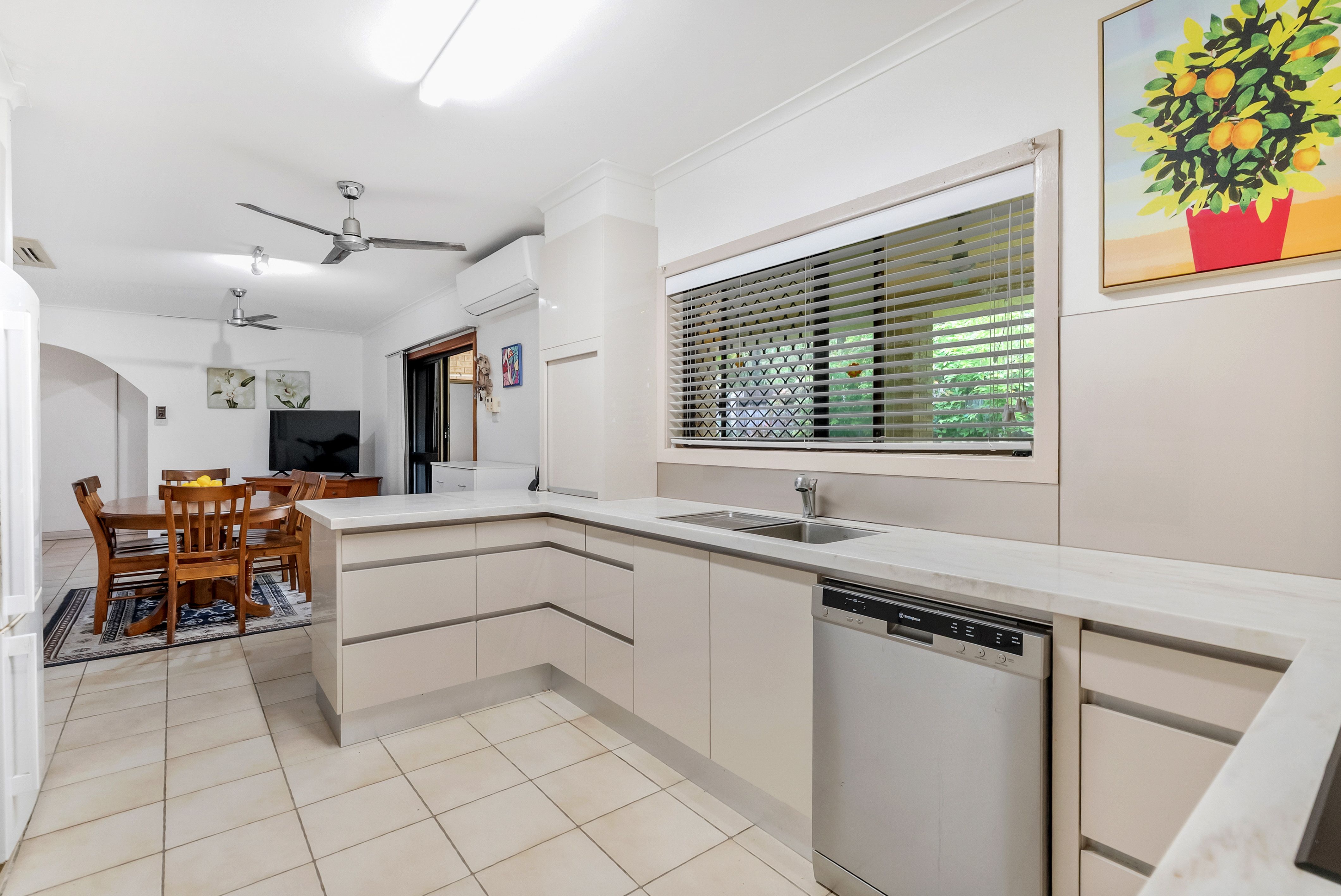 2 Arlington Close — photo 10 of 30