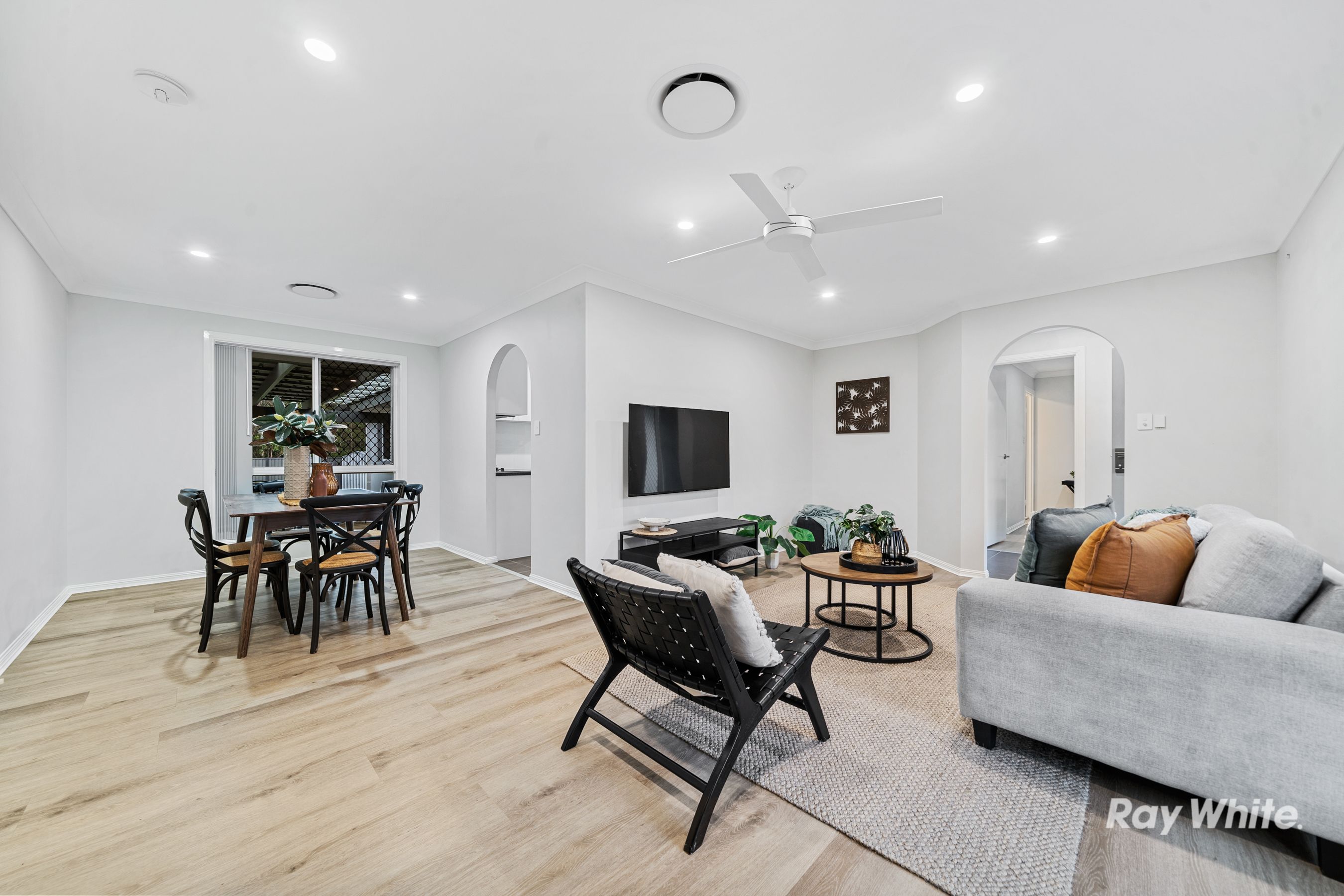 42 Colisa Crescent, Regents Park, QLD 4118