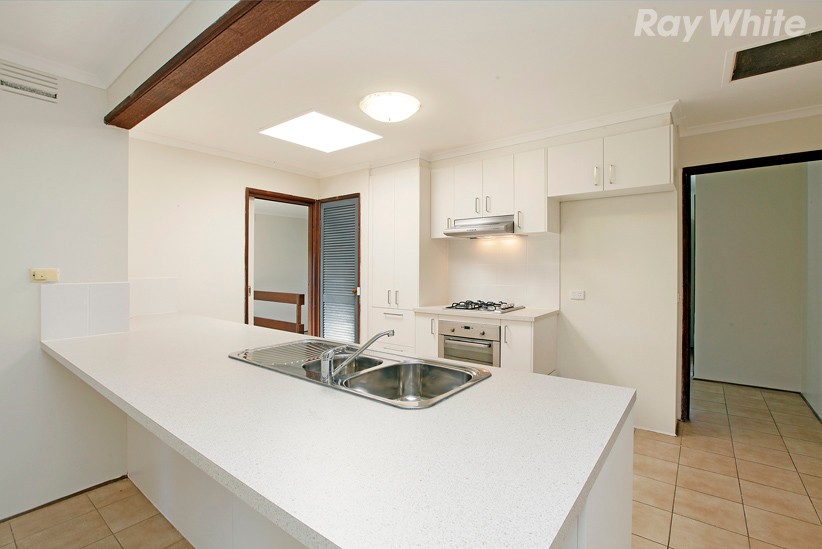 18 Streeton Circuit, Mill Park, VIC 3082