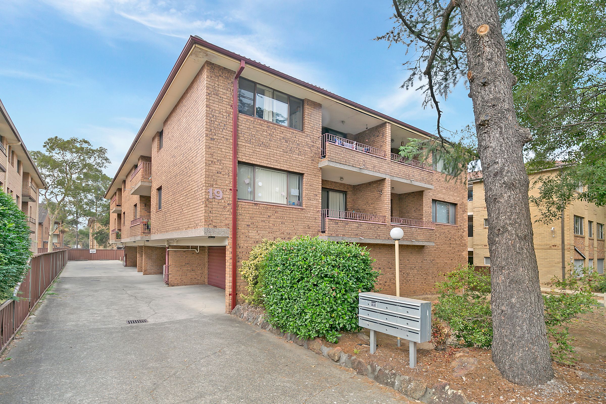 19 Caroline Street, Westmead NSW 2145