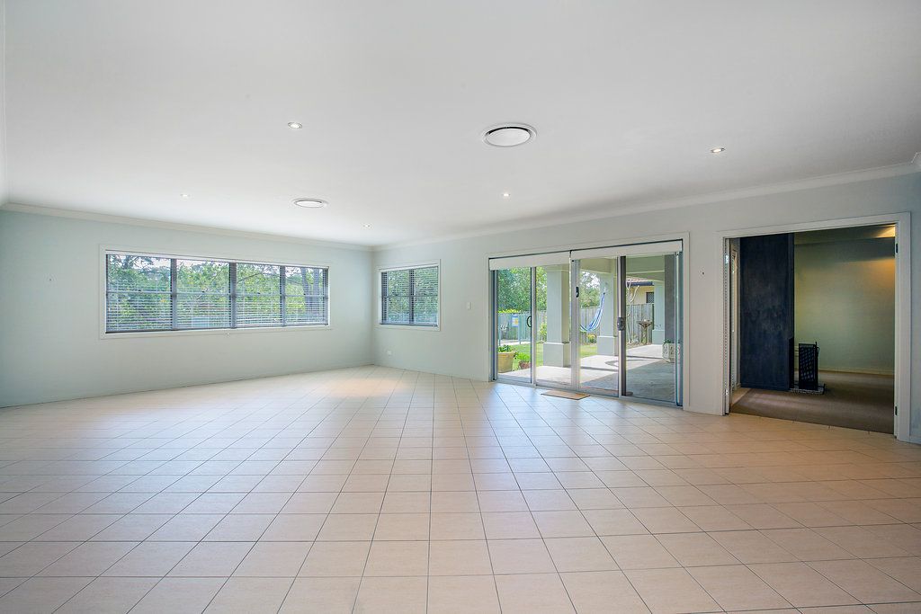 16 Ryder Court — photo 3 of 12