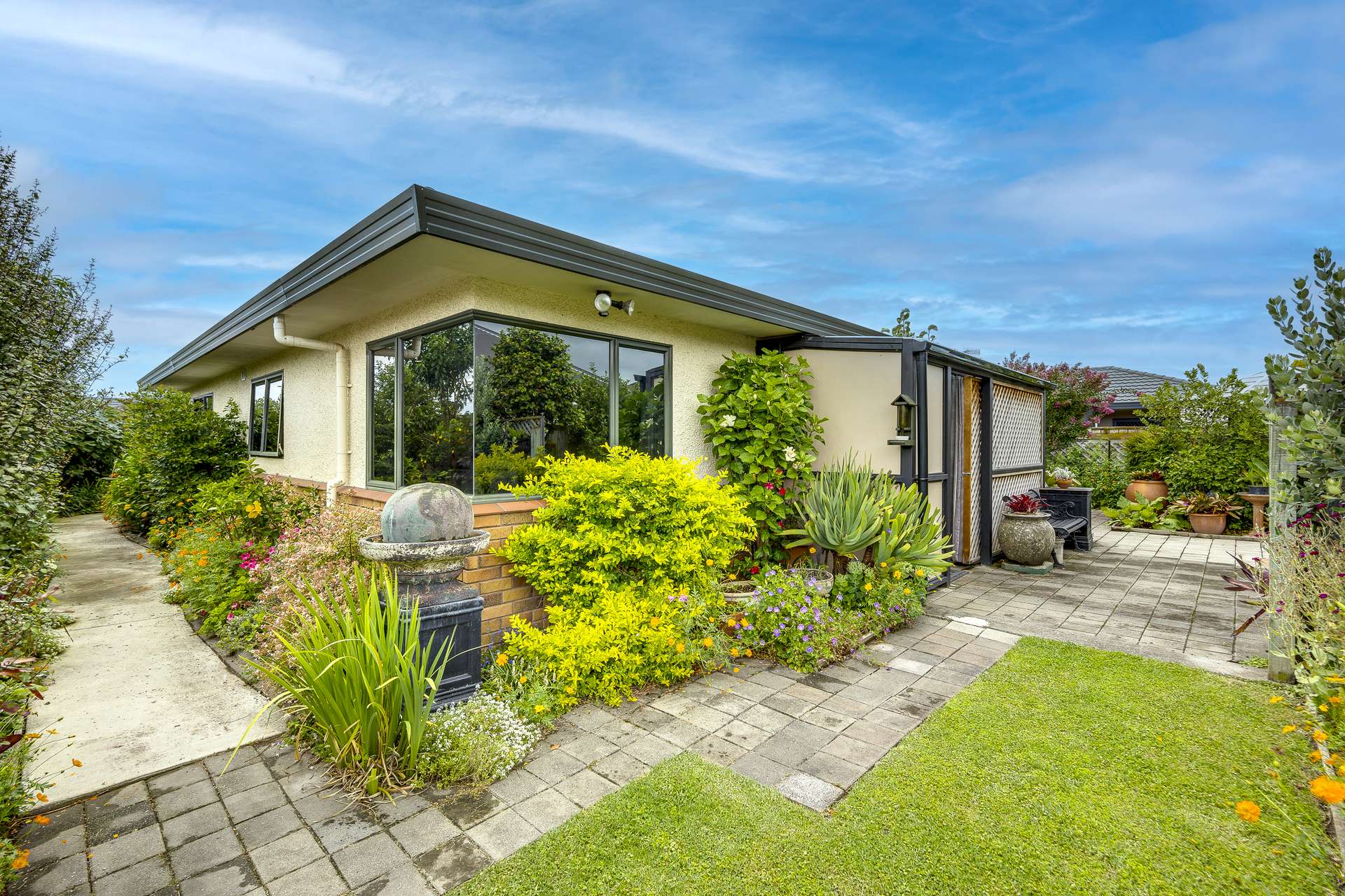 56 Kensington Drive photo 9