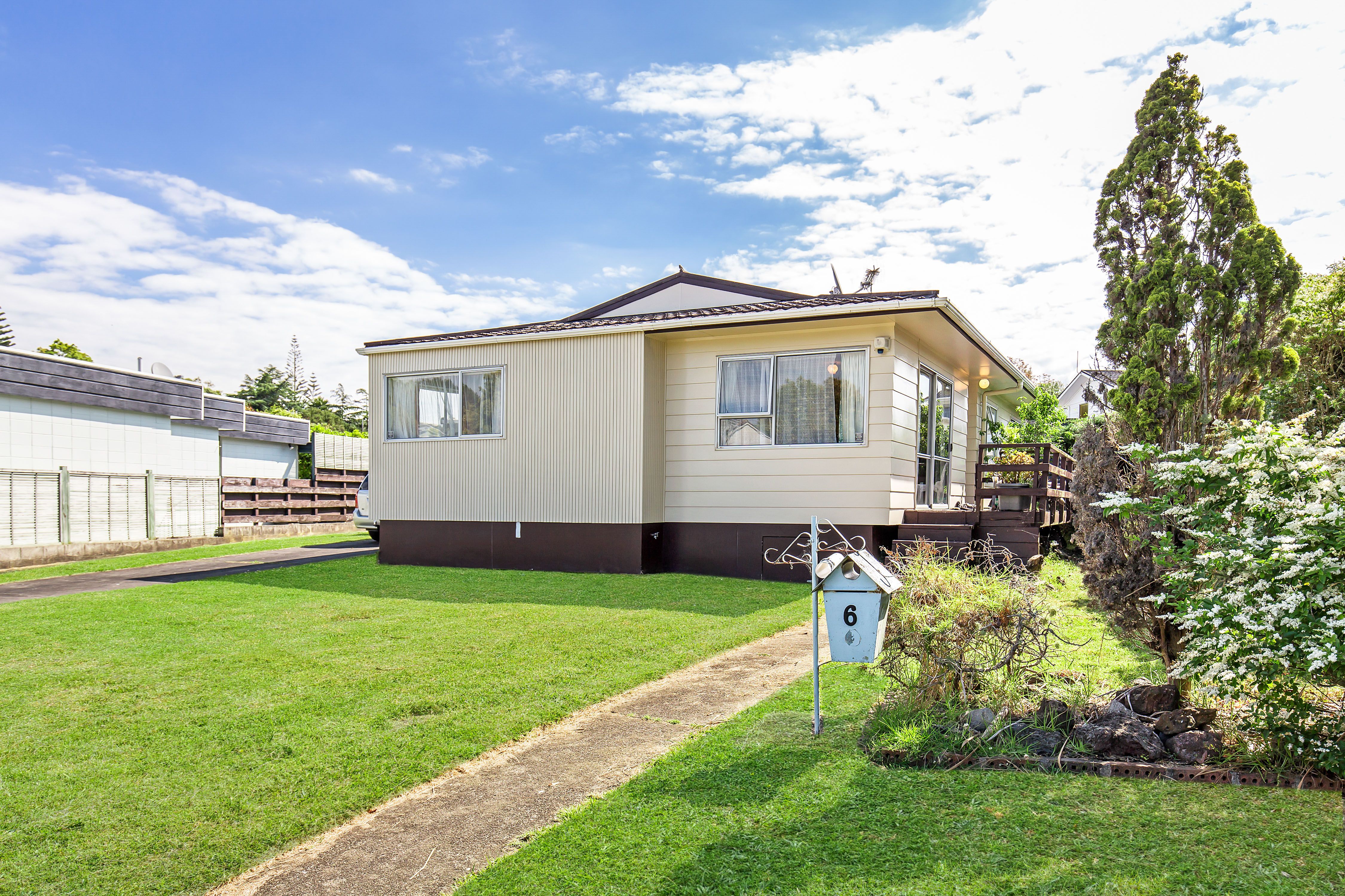 6 Mannering Place, Hillcrest, North Shore City
