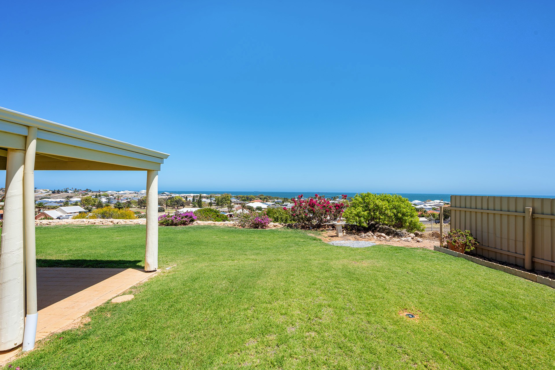 12 Quayside Vista, Drummond Cove, WA 6532